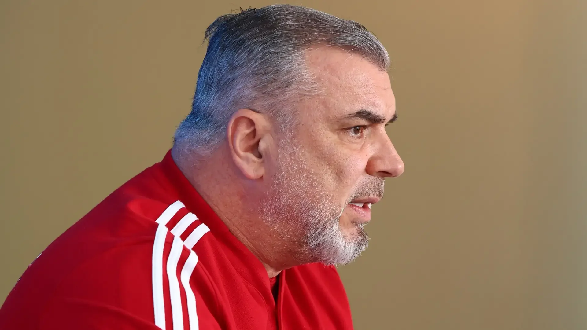 Marea problemă a lui Olăroiu &icirc;n Emirate: &bdquo;De asta suferă...&ldquo;