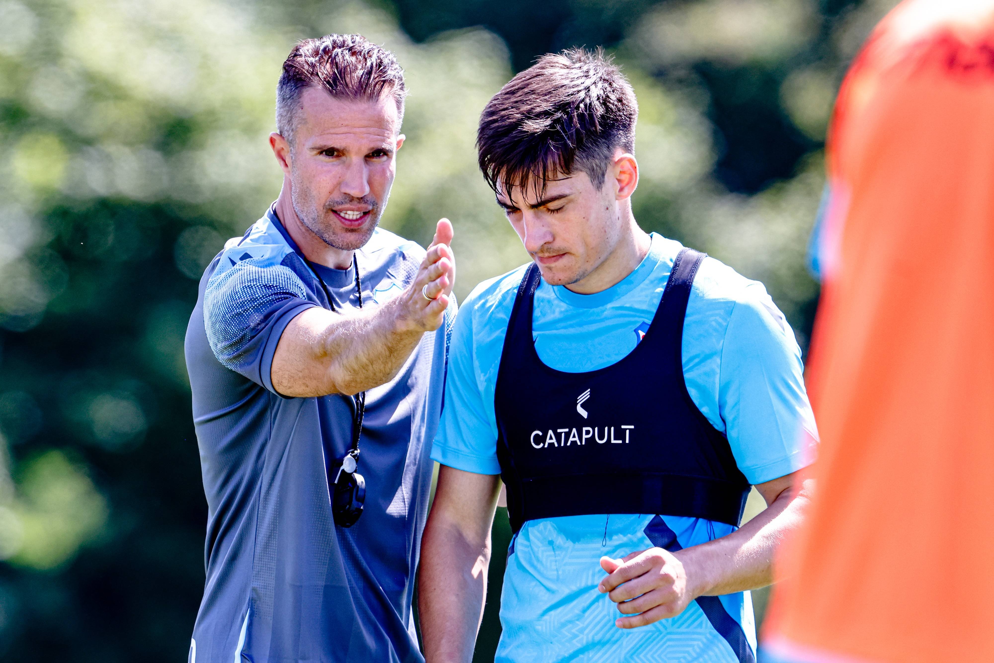 Nicolaescu van persie imago1046896298