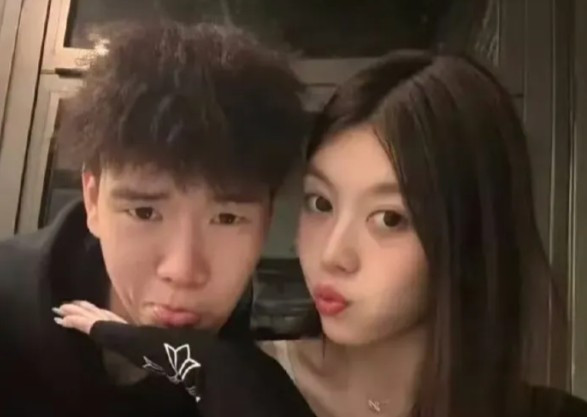 Nu este doar un mit! Jucătorul din China suspendat după ce și-a adus iubita &icirc;ntr-o valiză &icirc;n cantonament