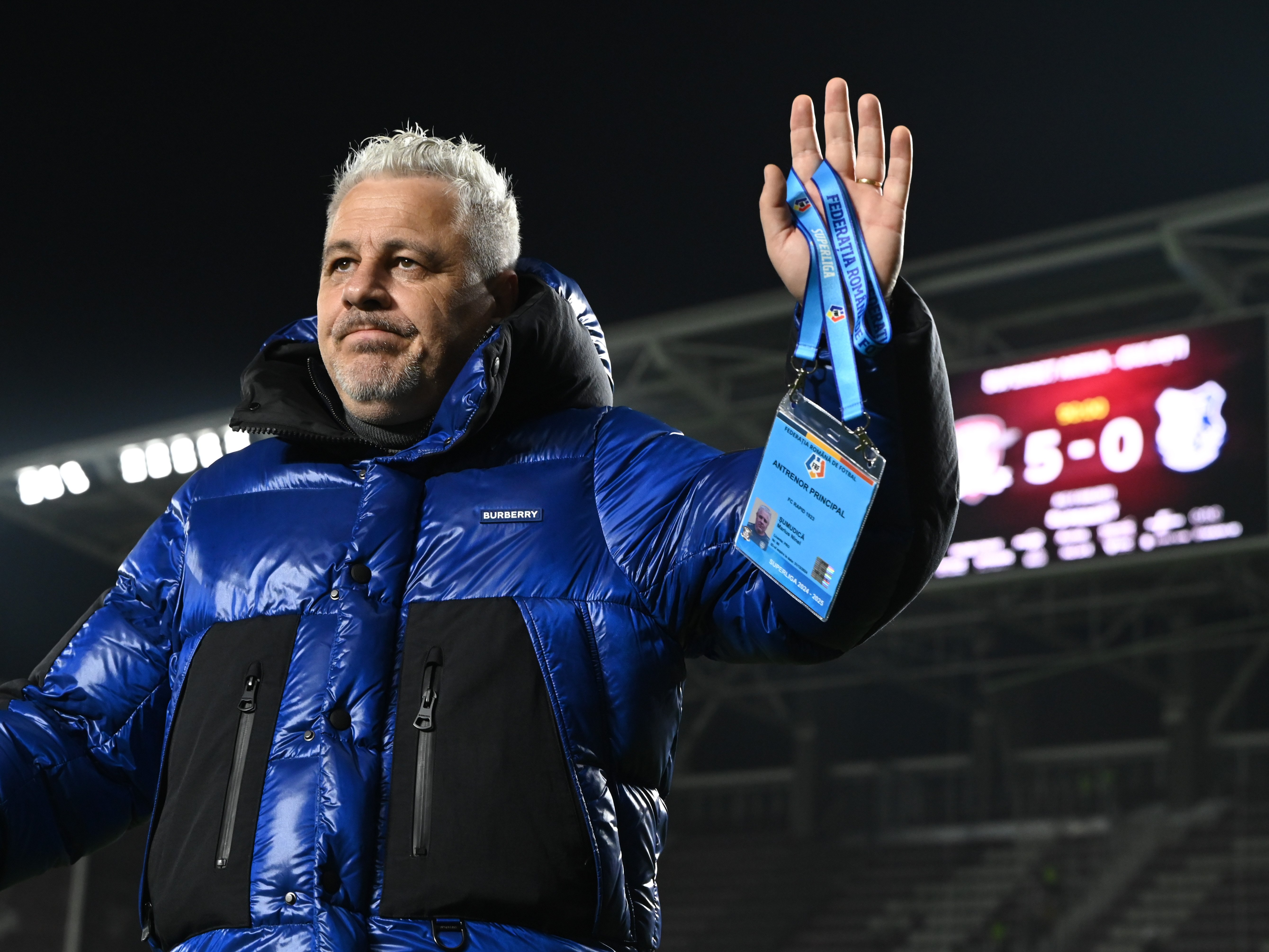 Marius Șumudică: &rdquo;Mă deranjează c&acirc;nd sunt judecat după o geacă&rdquo;
