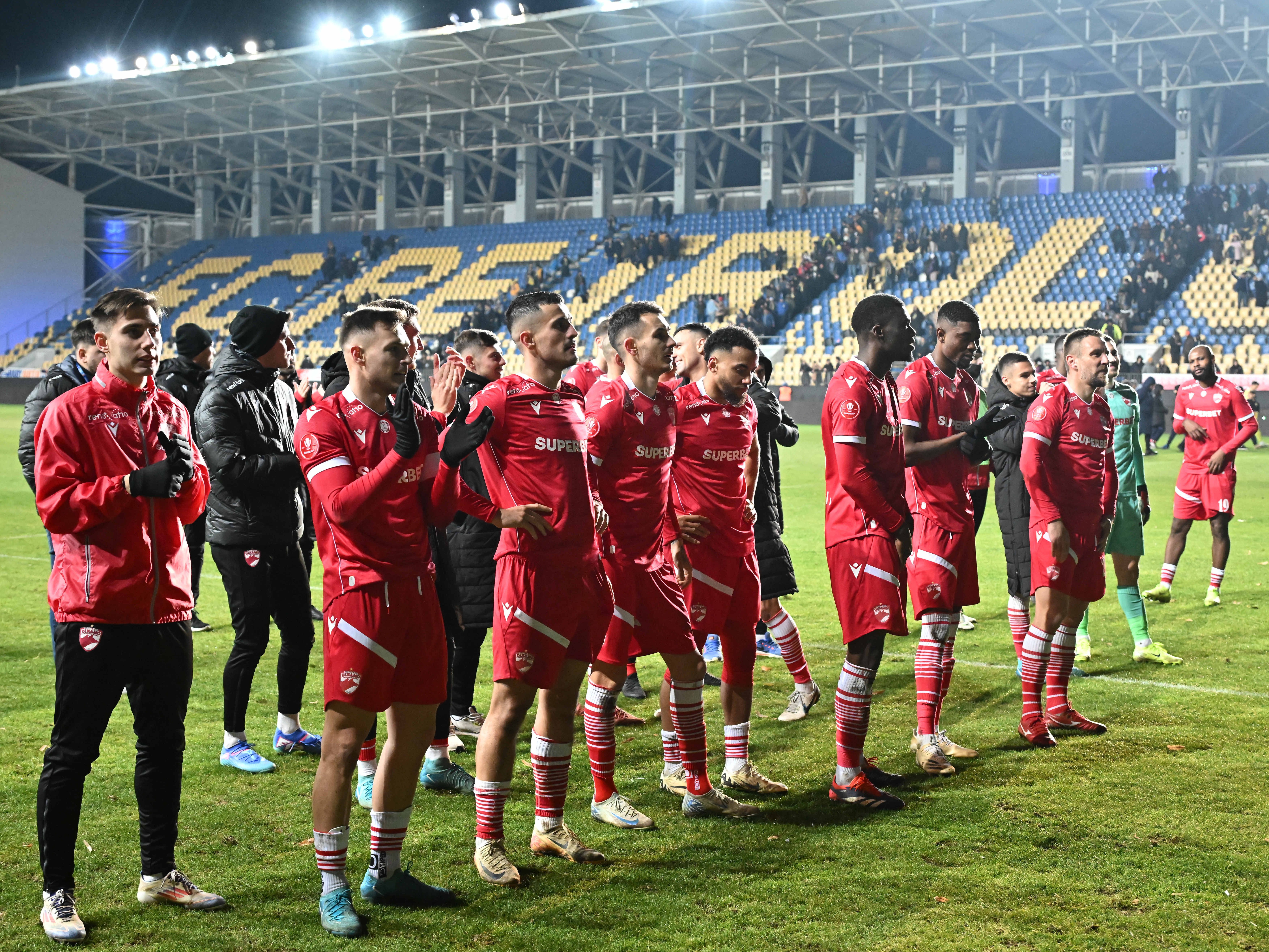 Veste bună pentru Dinamo! &rdquo;C&acirc;inii Roșii&rdquo; l-au convins pe jucătorul dorit de Rapid