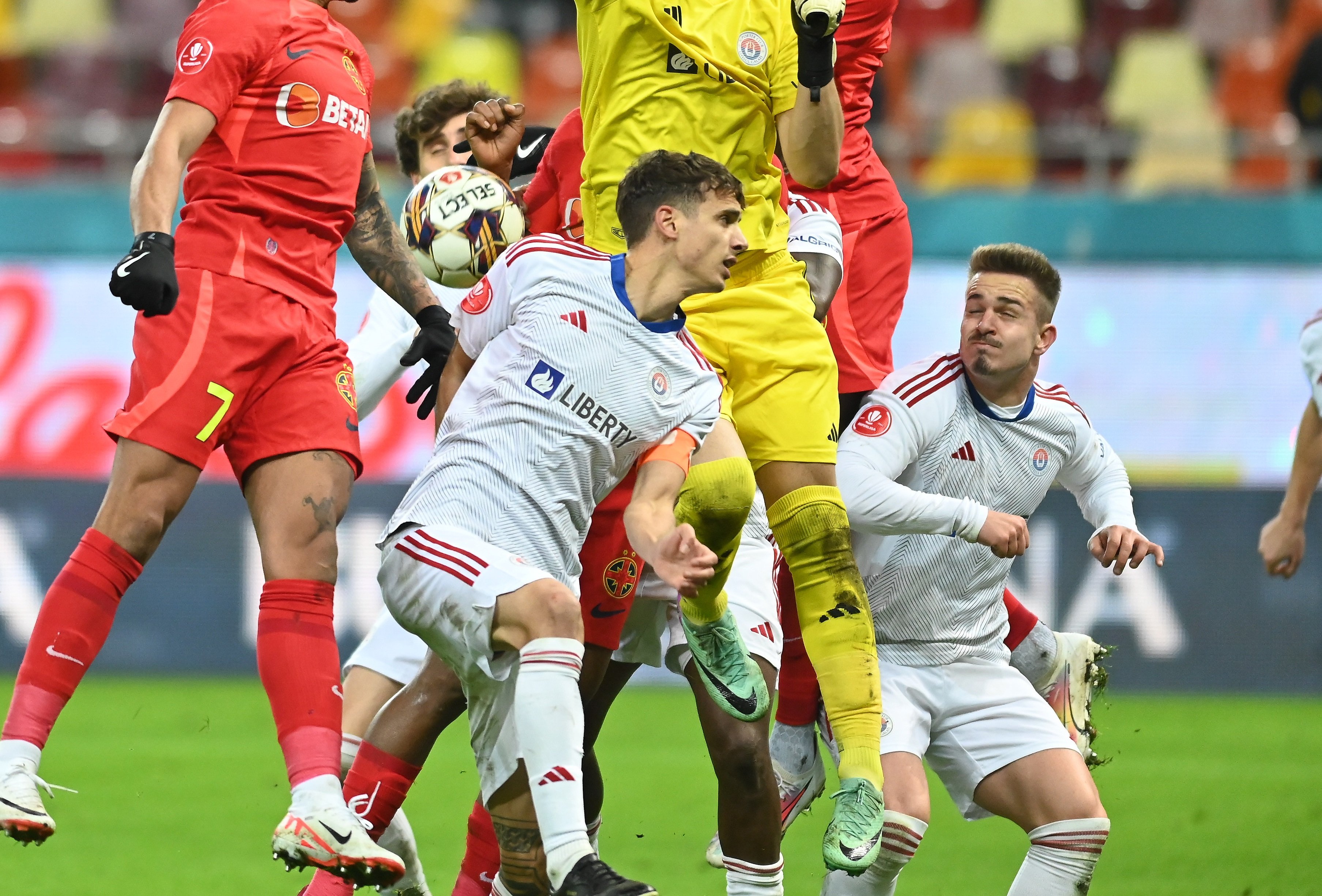 De la colegi la rivali! Ce mesaj i-a transmis dinamovistul Alex Pop lui Juri Cisotti, noul jucător al lui FCSB