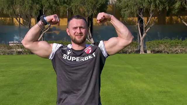 Povestea impresionantă a preparatorului fizic de la Dinamo! Face flotări &icirc;ntr-un deget și s-a călit la o mănăstire