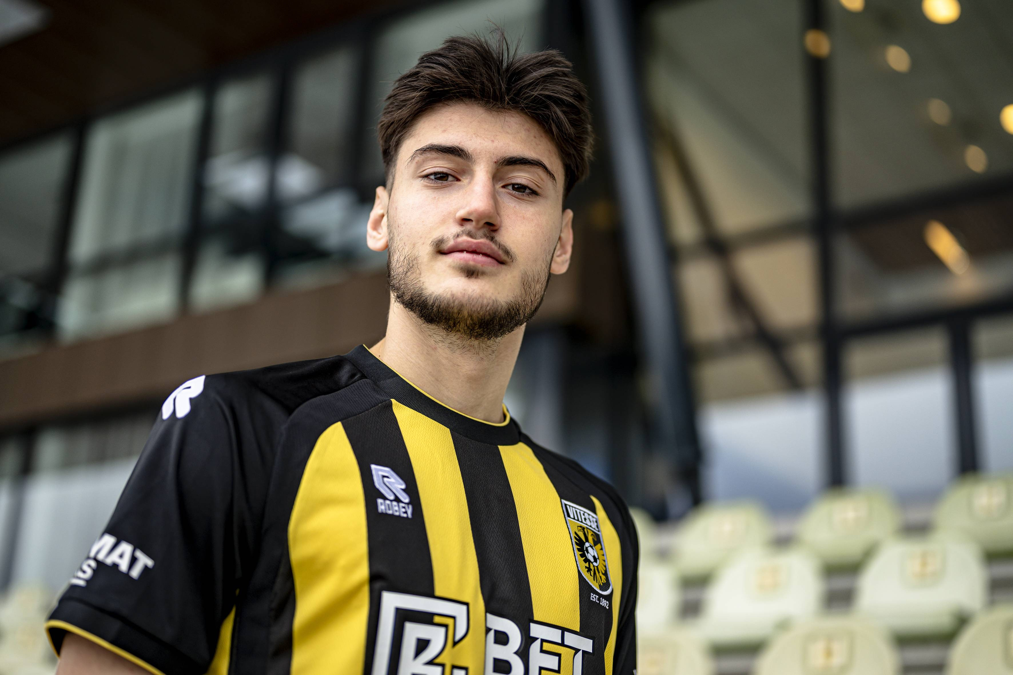 Dinamo vrea să dea lovitura verii! &bdquo;C&acirc;inii&rdquo; pregătesc oferta pentru Adrian Mazilu