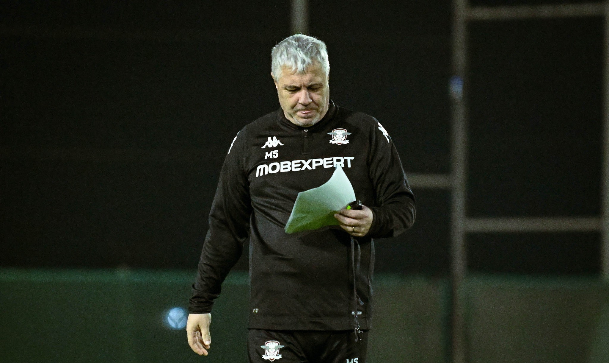 Marius Șumudică a explicat cum a fost posibil ca Pașcanu să răm&acirc;nă blocat pe aeroportul din Dubai