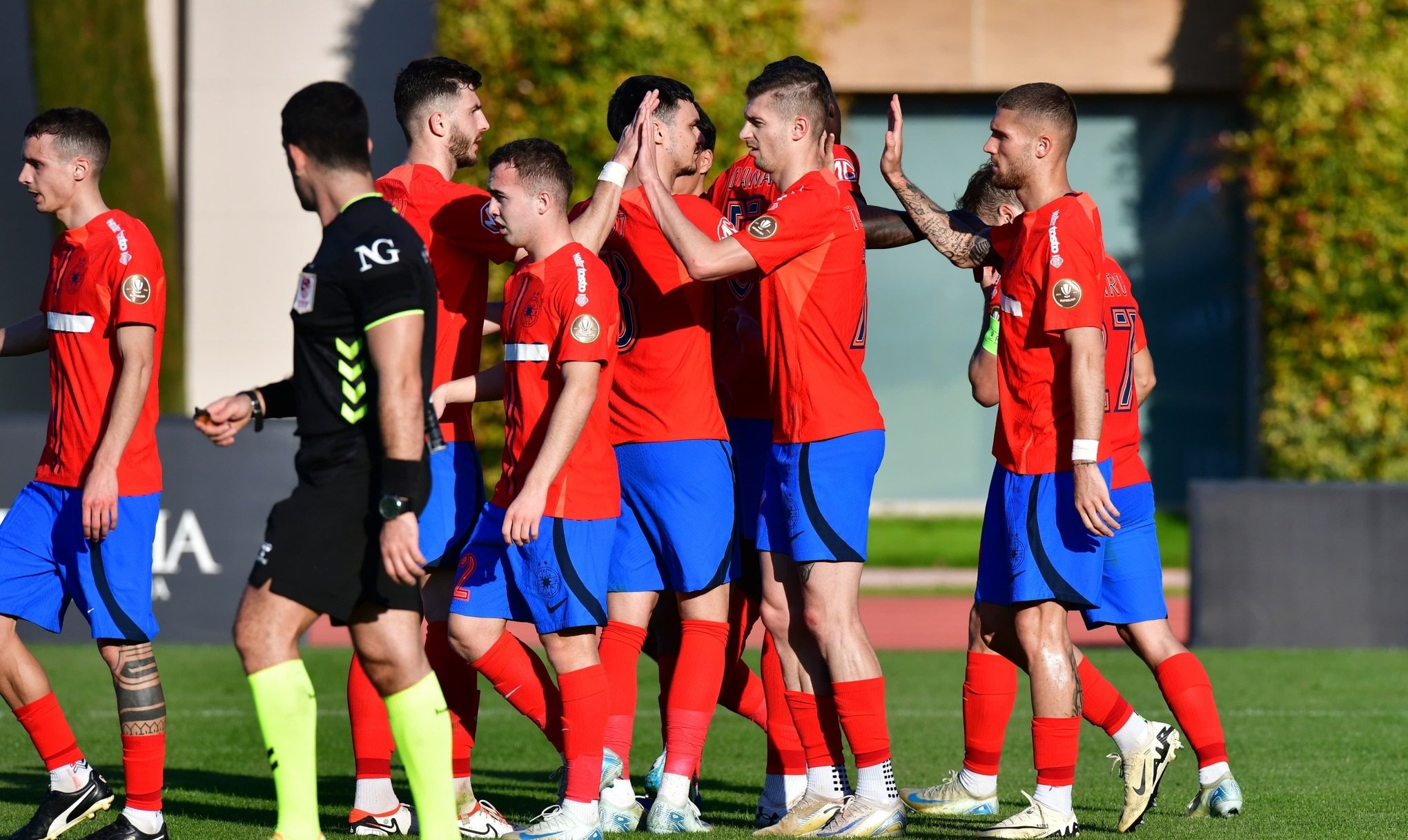 Gigi Becali anunță o surpriză majoră la FCSB - Manchester United: &Icirc;l vreau titular! Eu, &icirc;n nebunia&nbsp;mea,&nbsp;cred&nbsp;asta