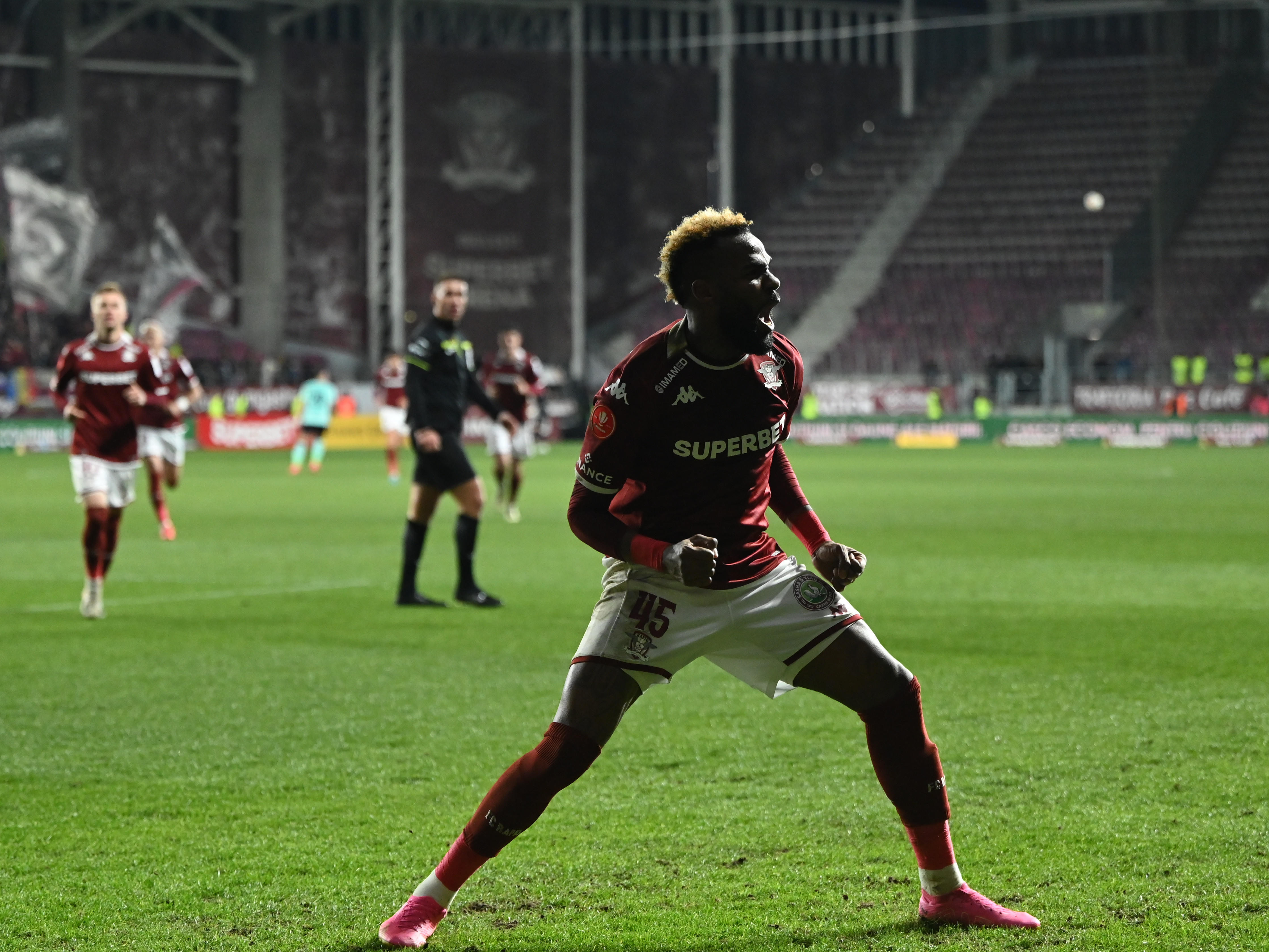 Conducerea Rapidului i-a decis soarta lui Aaron Boupendza