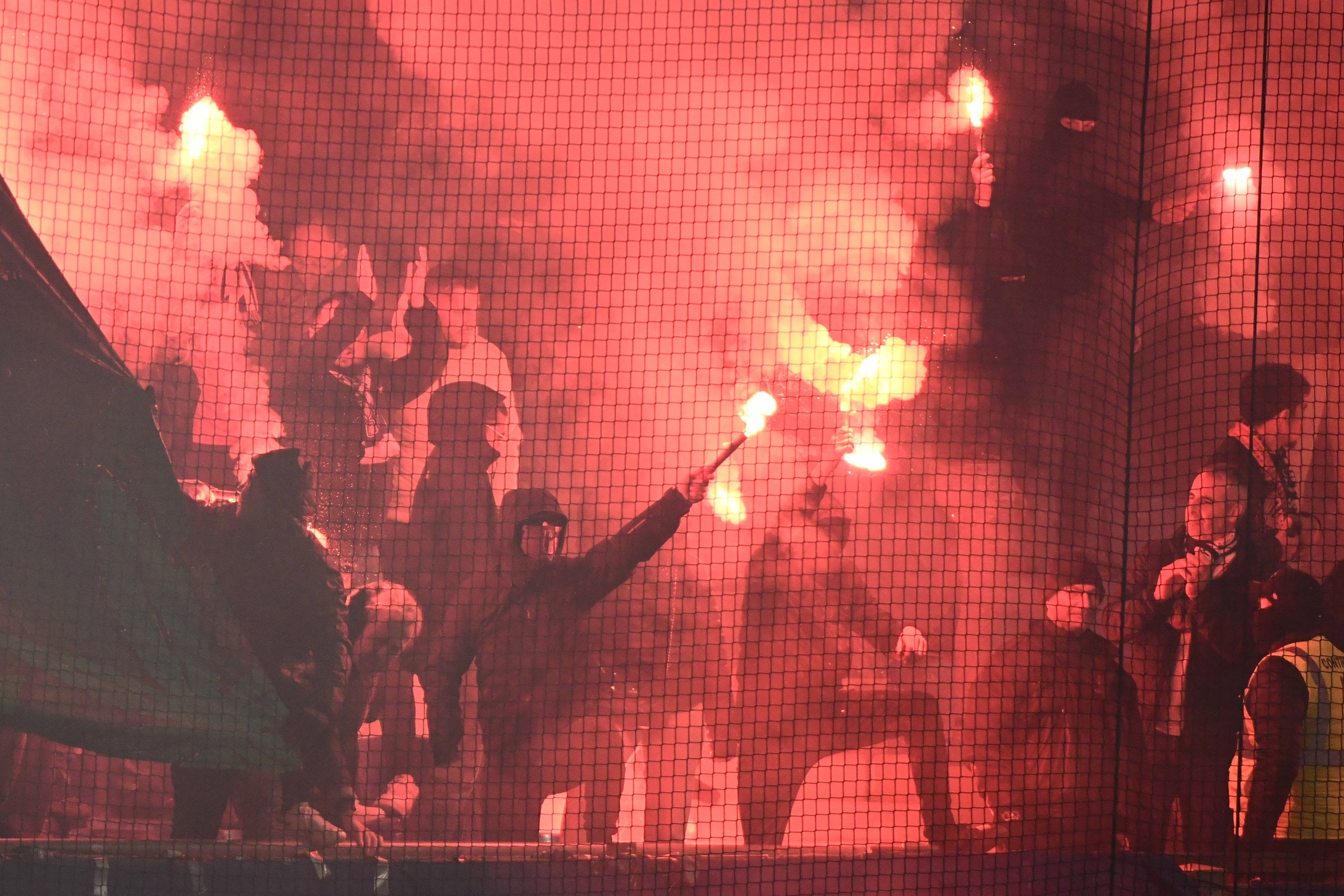Montpellier - Monaco, oprit după ce fanii au pus muzică &icirc;n boxe &icirc;n semn de protest! &rdquo;Bass-ul puternic &icirc;i deranja pe jucători&rdquo;
