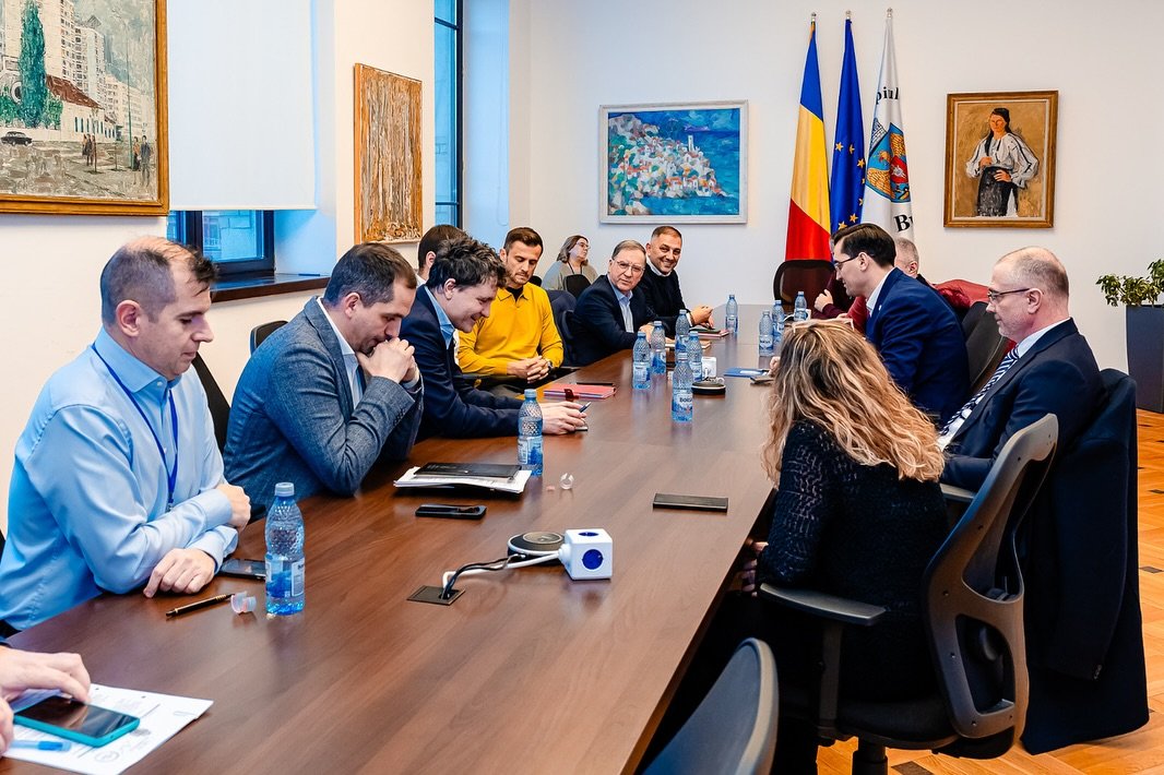 Ce a postat Nicușor Dan, după ce s-a &icirc;nt&acirc;lnit cu oficialii de la FCSB, Dinamo și Rapid