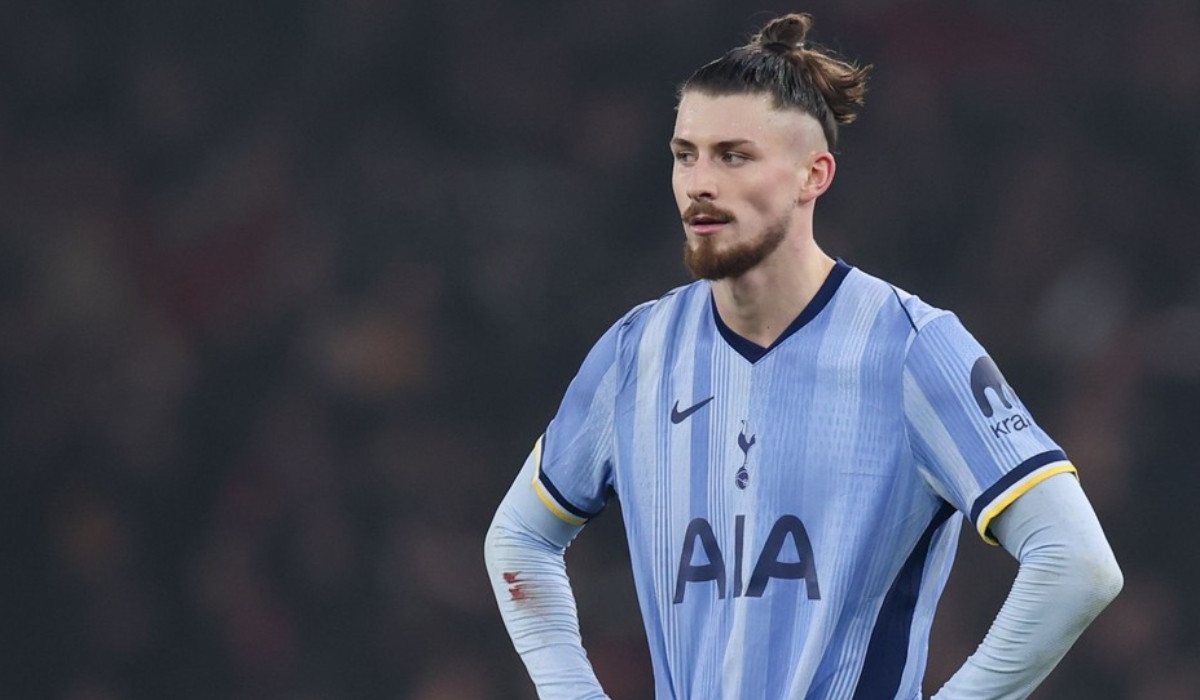 Drăgușin, călcat &icirc;n picioare &icirc;n Anglia: &bdquo;Jocul lui poate fi explicat doar dacă s-a apucat, ieri, de fotbal!&ldquo;