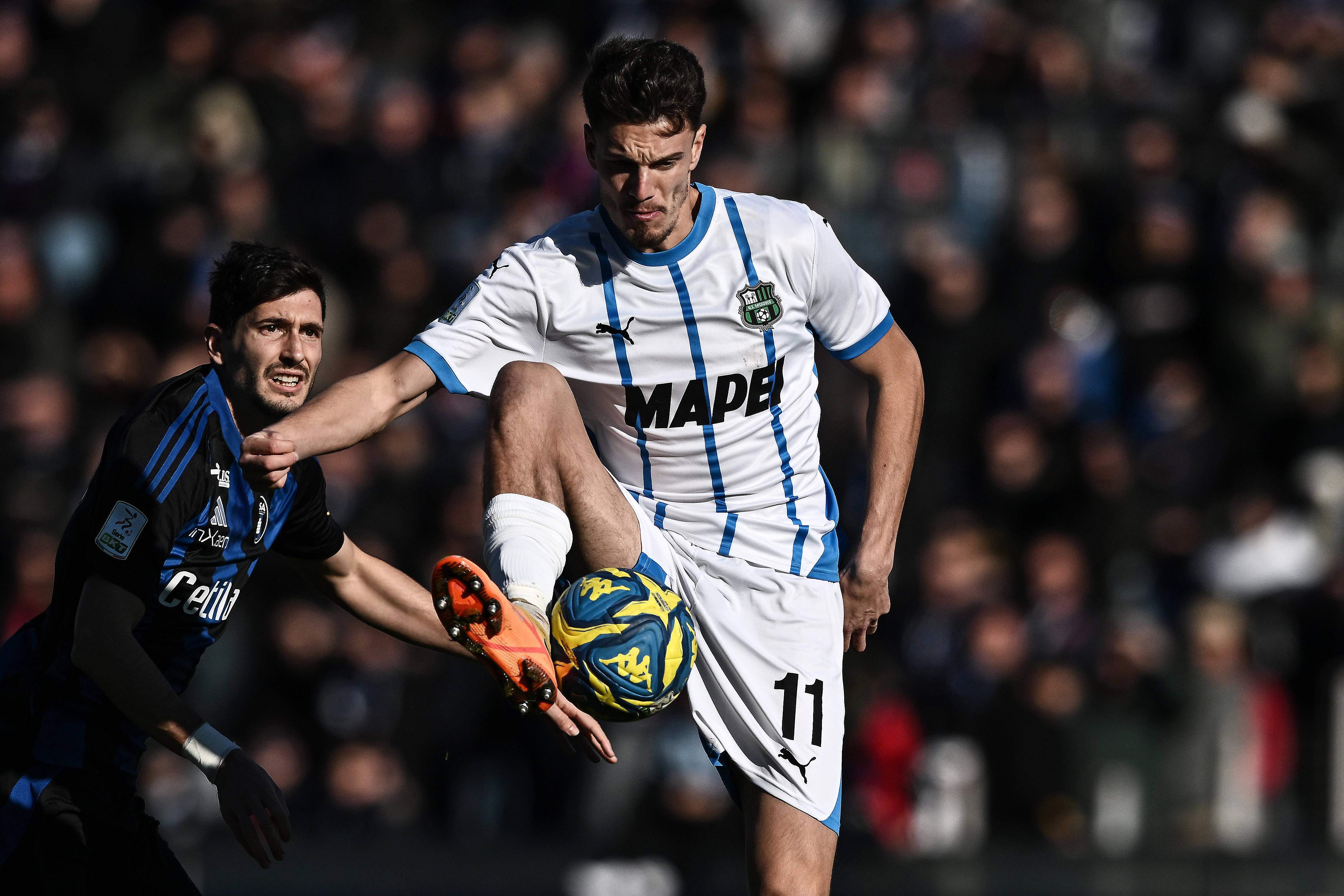 &rdquo;Gigante&rdquo;, &rdquo;prezioso&rdquo;, &rdquo;grandissima partita&rdquo;! Daniel Boloca a făcut meciul sezonului la liderul din Serie B: gol, pasă de gol și standing ovation