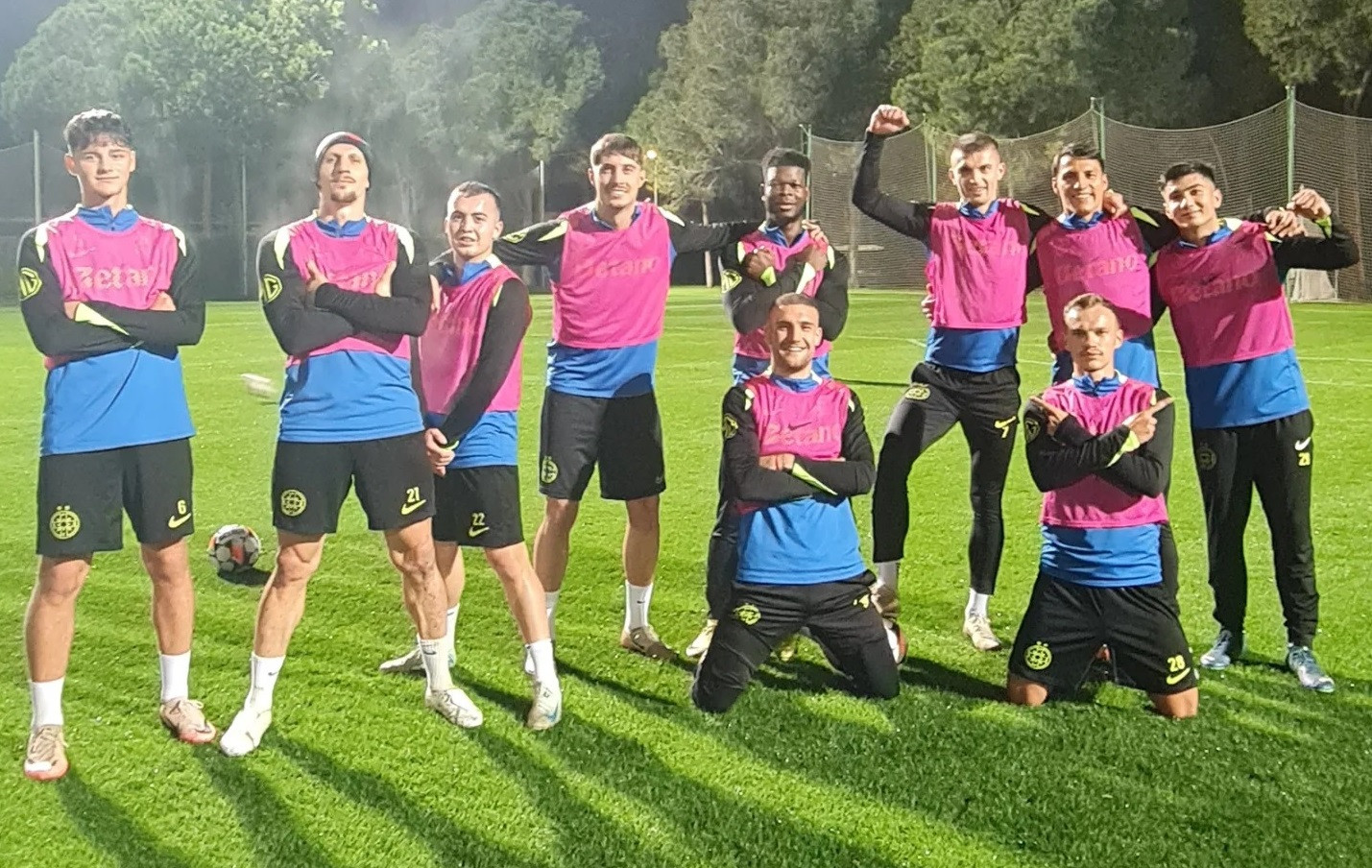 Surpriză la FCSB: a semnat, iar acum a primit tricou de titular