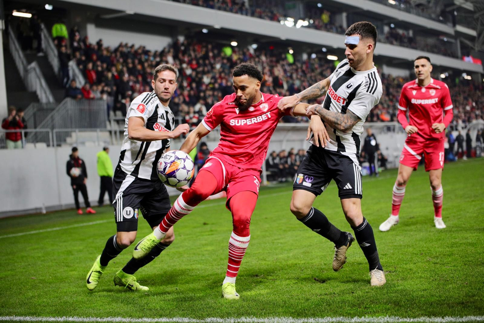 Dinamo - U Cluj 0-0. Remiză &icirc;ntre &rdquo;frați&rdquo;! Ocazii monumentale, dar niciun gol