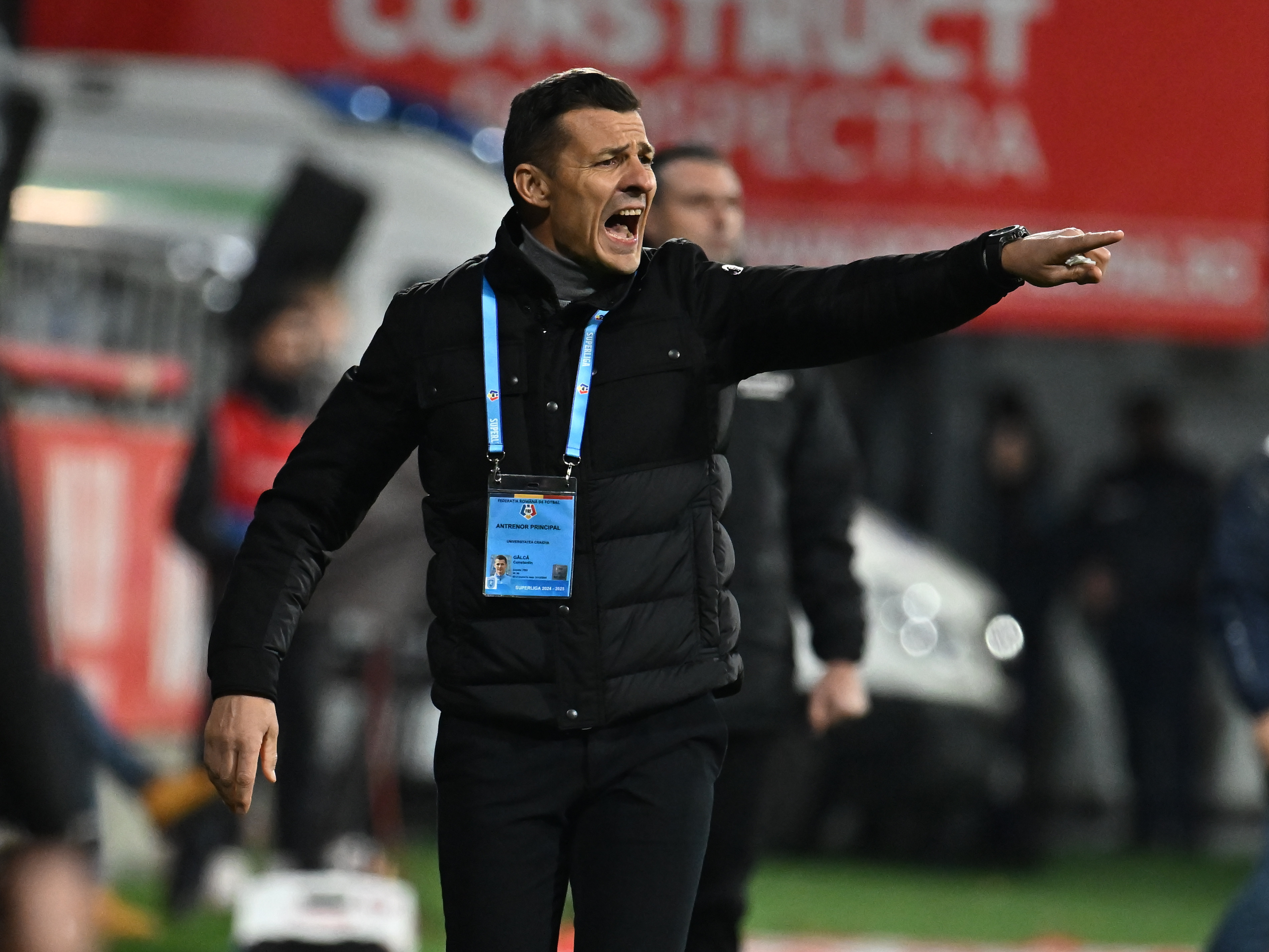 Costel G&acirc;lcă, OUT de la Universitatea Craiova! Rotaru a pus deja ochii pe următorul antrenor