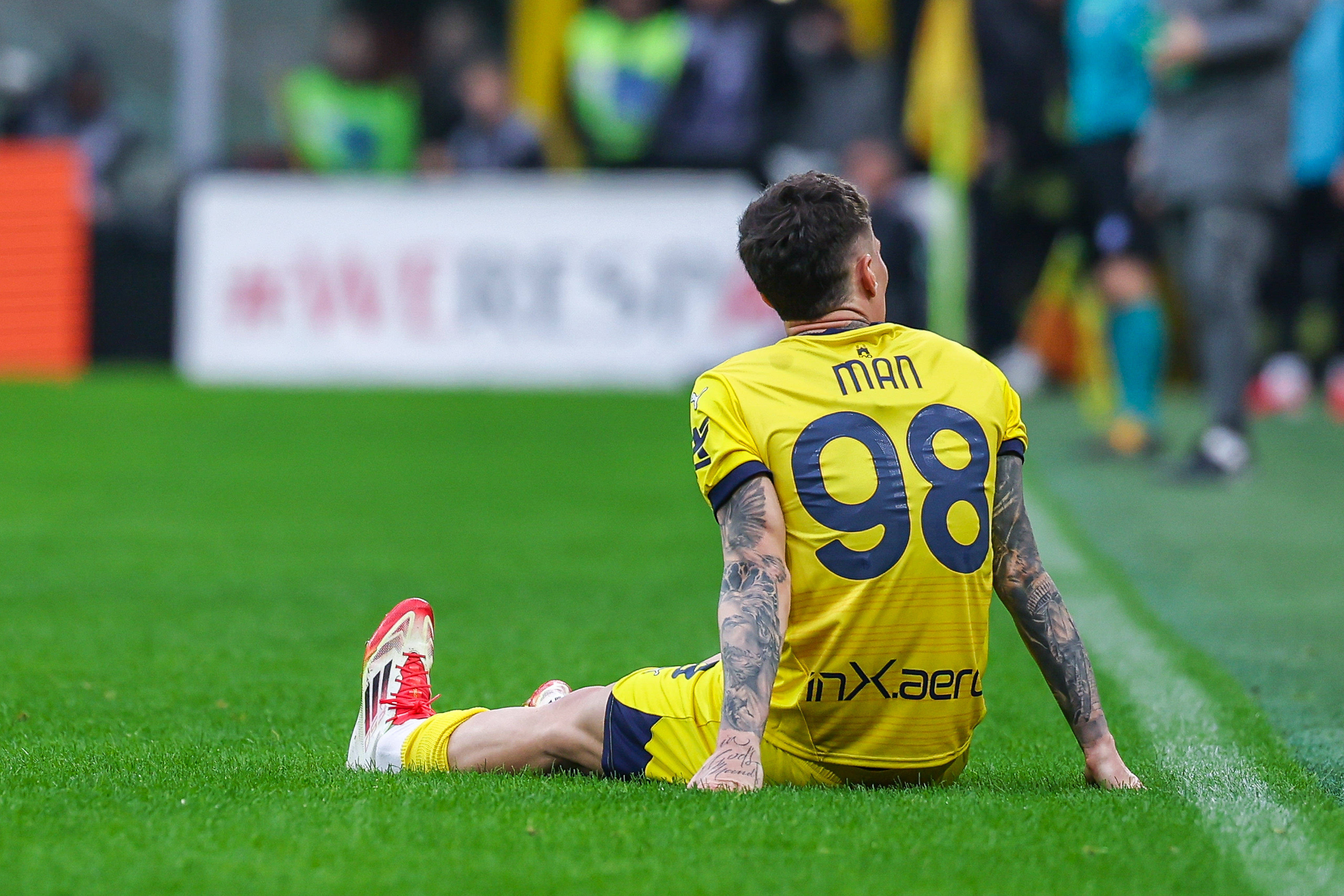 Italienii au anunțat c&acirc;nd va reveni Dennis Man! Rom&acirc;nul s-a accidentat &icirc;n meciul cu AC Milan