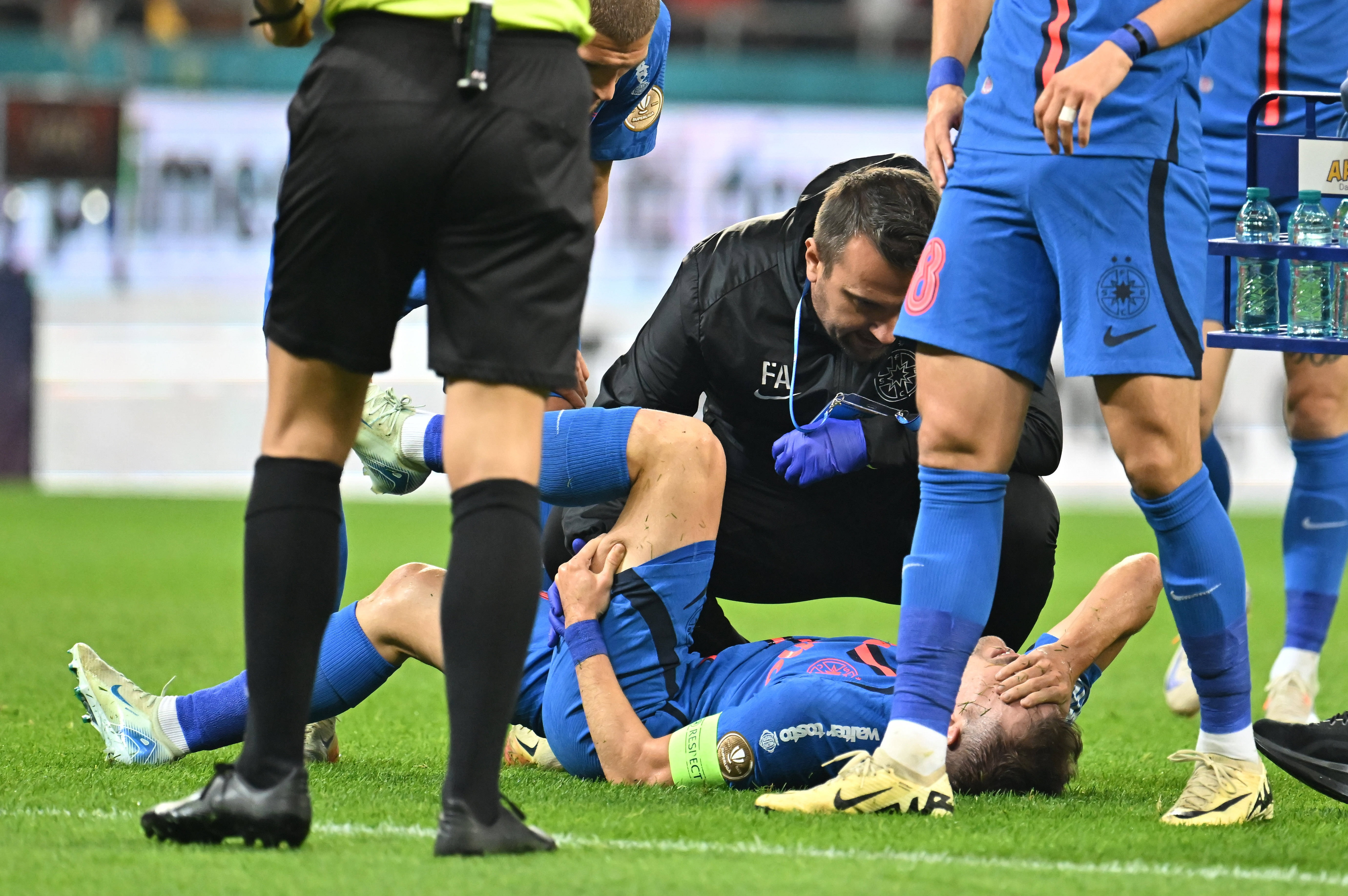 Cauza accidentărilor numeroase de la FCSB: &rdquo;C&acirc;nd te antrenezi ca un Ferrari, ți se mai rupe cureaua!&rdquo;