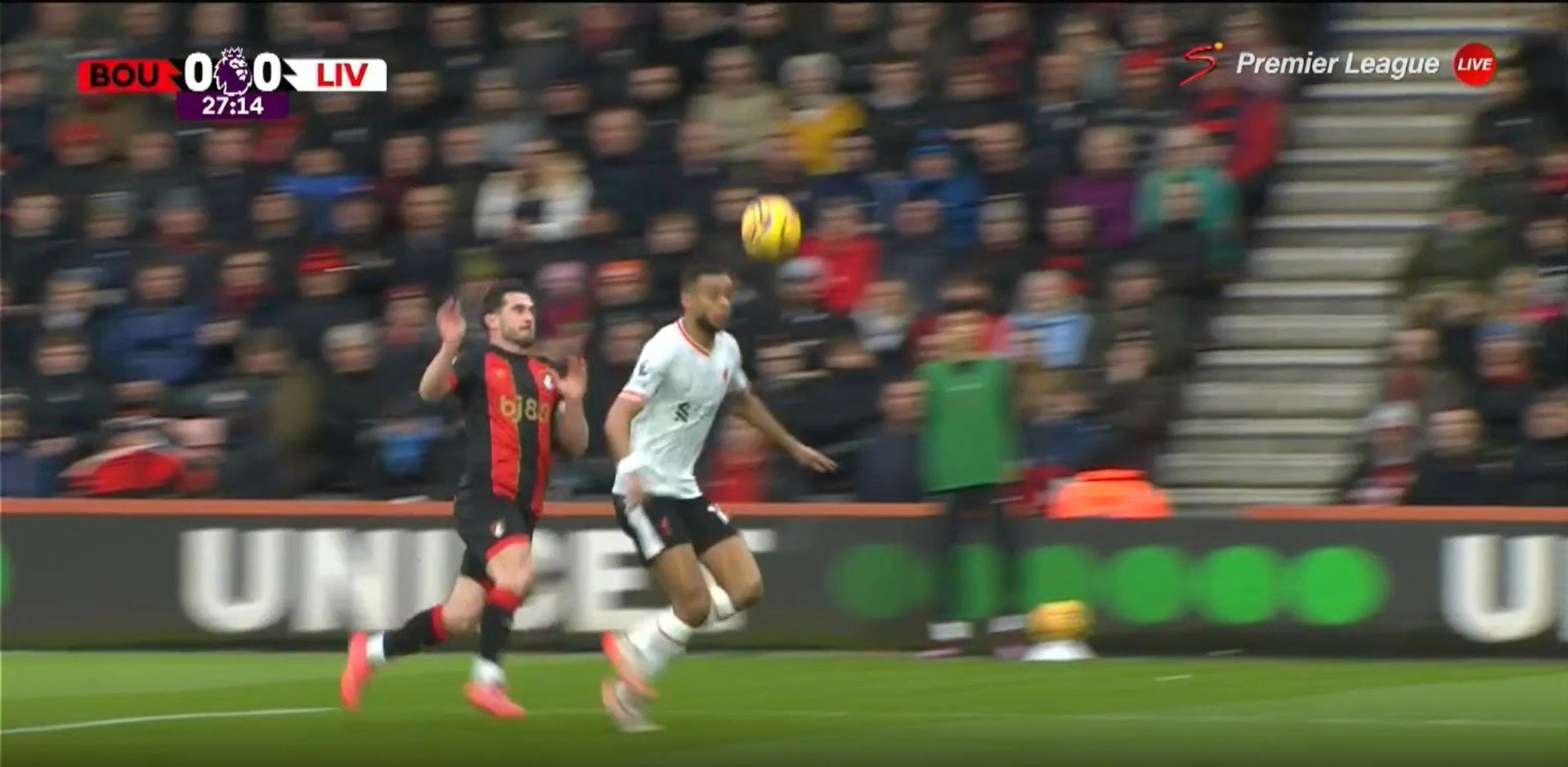 Campionatul ăsta e o glumă! . Reacții vehemente după penalty-ul caraghios primit de Liverpool