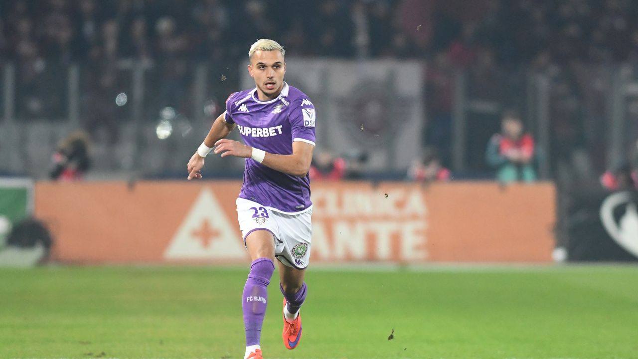 Glezna lui Cristi Manea! Cum arată piciorul fotbalistului de la Rapid după ce a fost călcat de Van der Werff Glezna lui Cristi Manea! Cum arată piciorul fotbalistului de la Rapid după ce a fost călcat de Van der Werff