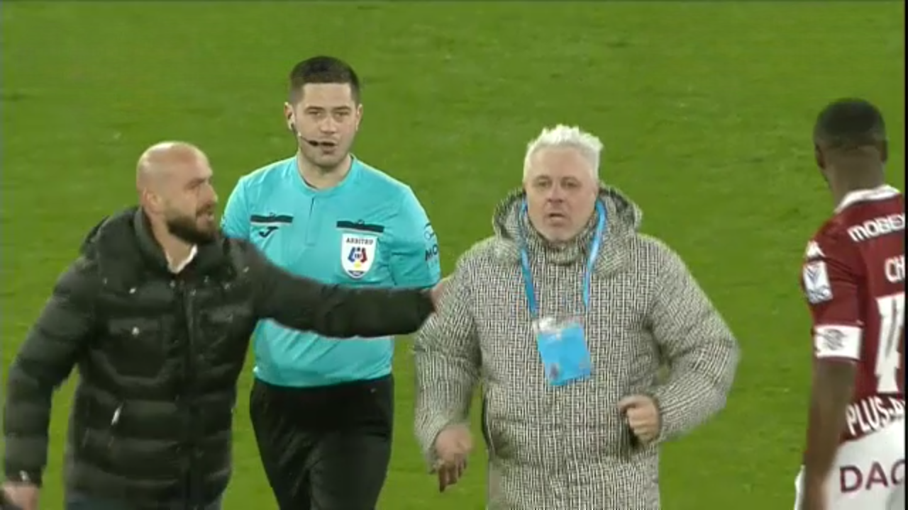 N-a mai ținut cont de nimic! Șumudică a ț&acirc;șnit pe teren după ce Dobre i-a adus victoria lui Rapid &icirc;n meciul cu Unirea Slobozia