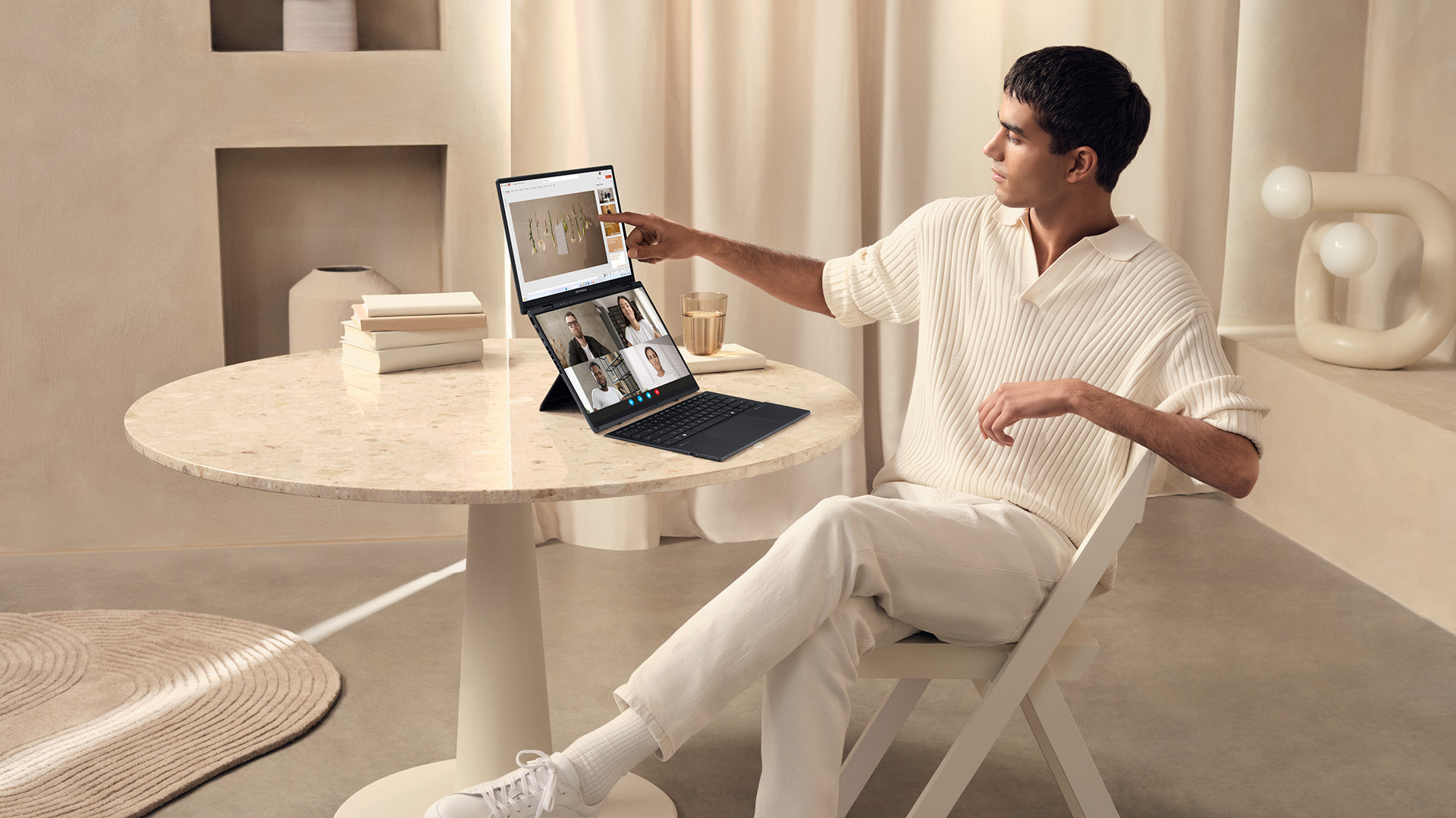 (P) ASUS Zenbook DUO (UX8406): un laptop fără egal cu două ecrane tactile OLED de dimensiuni complete