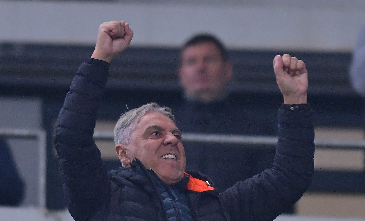 Replica Universității Craiova pentru Alex Chipciu