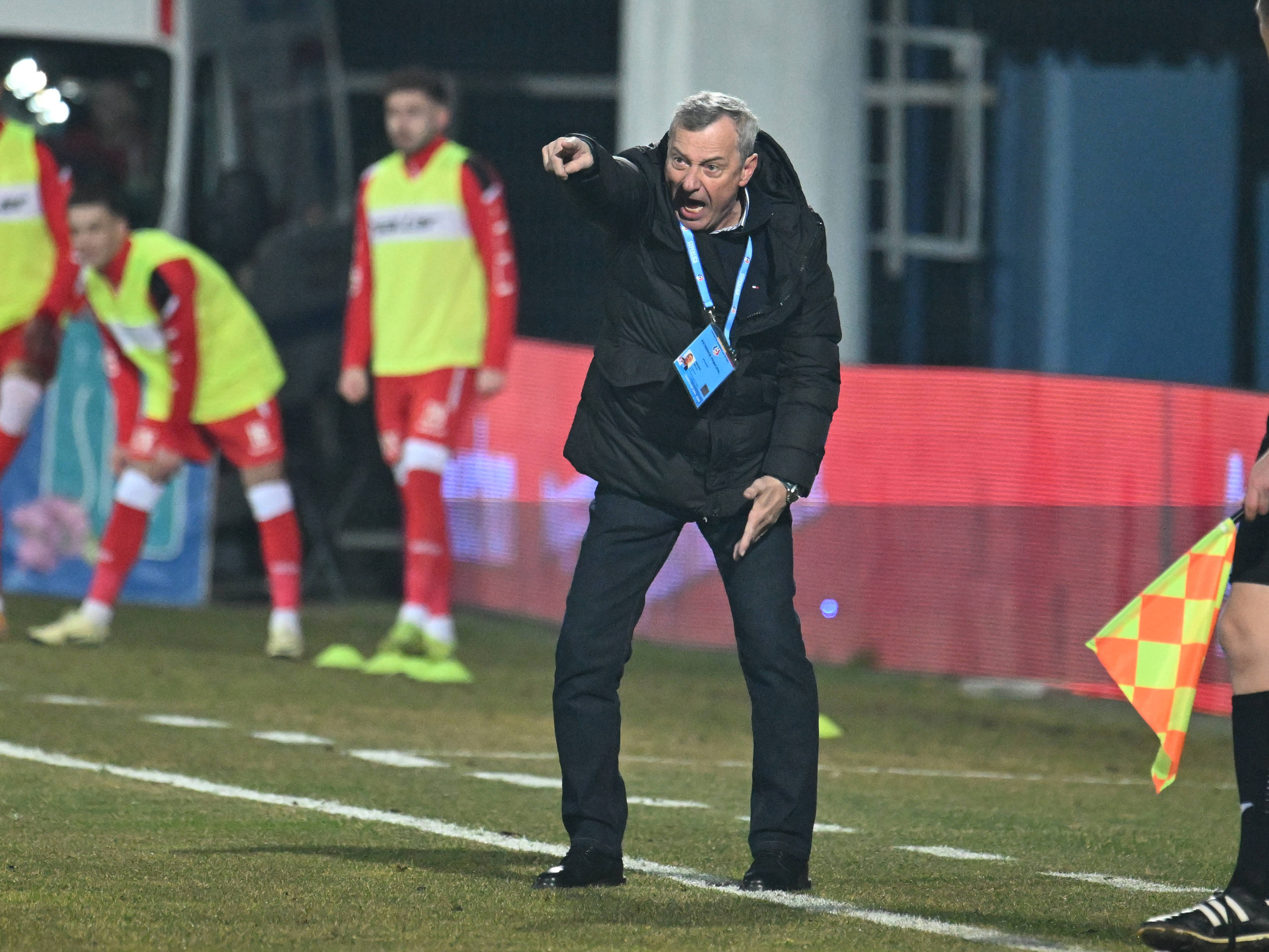 Rednic l-a adus, Rednic i-a dat 1 minut de joc, Rednic l-a trimis &icirc;napoi! Ultimul fotbalist plecat de la UTA Arad