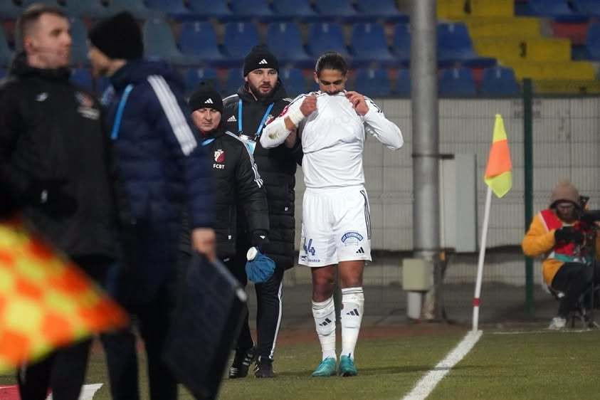 Accidentare gravă &icirc;n Superligă, fotbalistul va lipsi șase luni de pe teren!