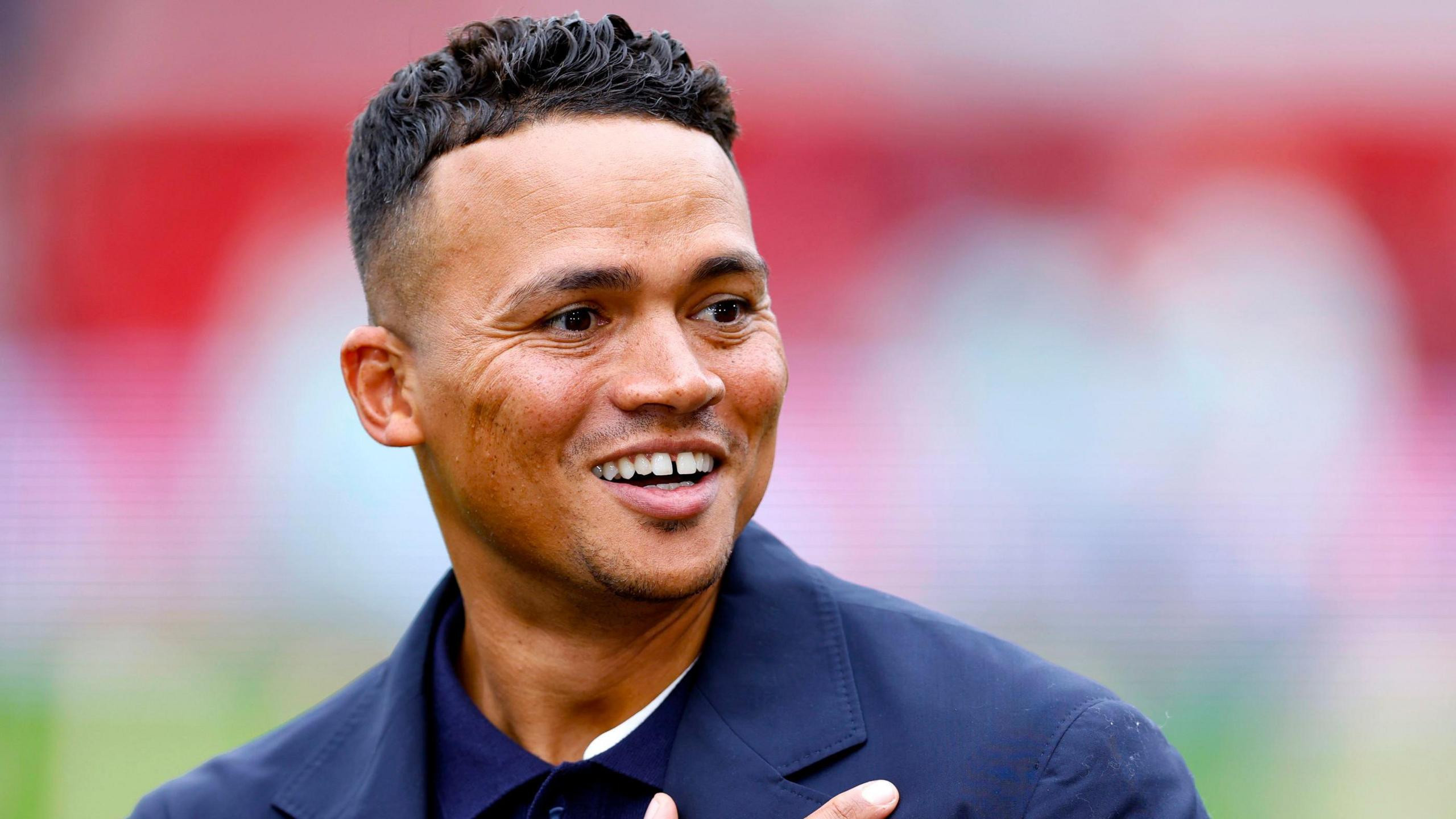 Scandal mediatic: Jermaine Jenas, fost jucător la Tottenham și &icirc;n naționala Angliei, dat afară de BBC. Culisele cazului