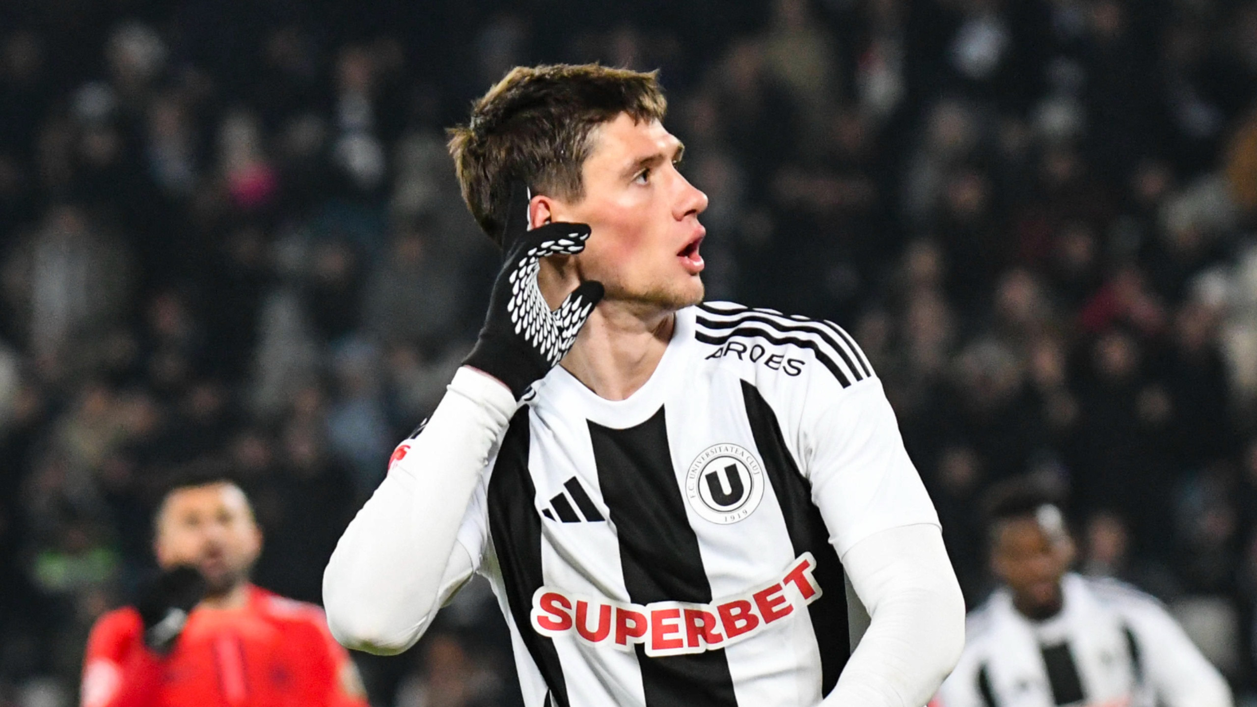 Șocant! Fanii lui Dinamo Kiev au simulat că-l &icirc;mpușcă &icirc;n cap pe Vladislav Blănuță pentru postările pro-ruse