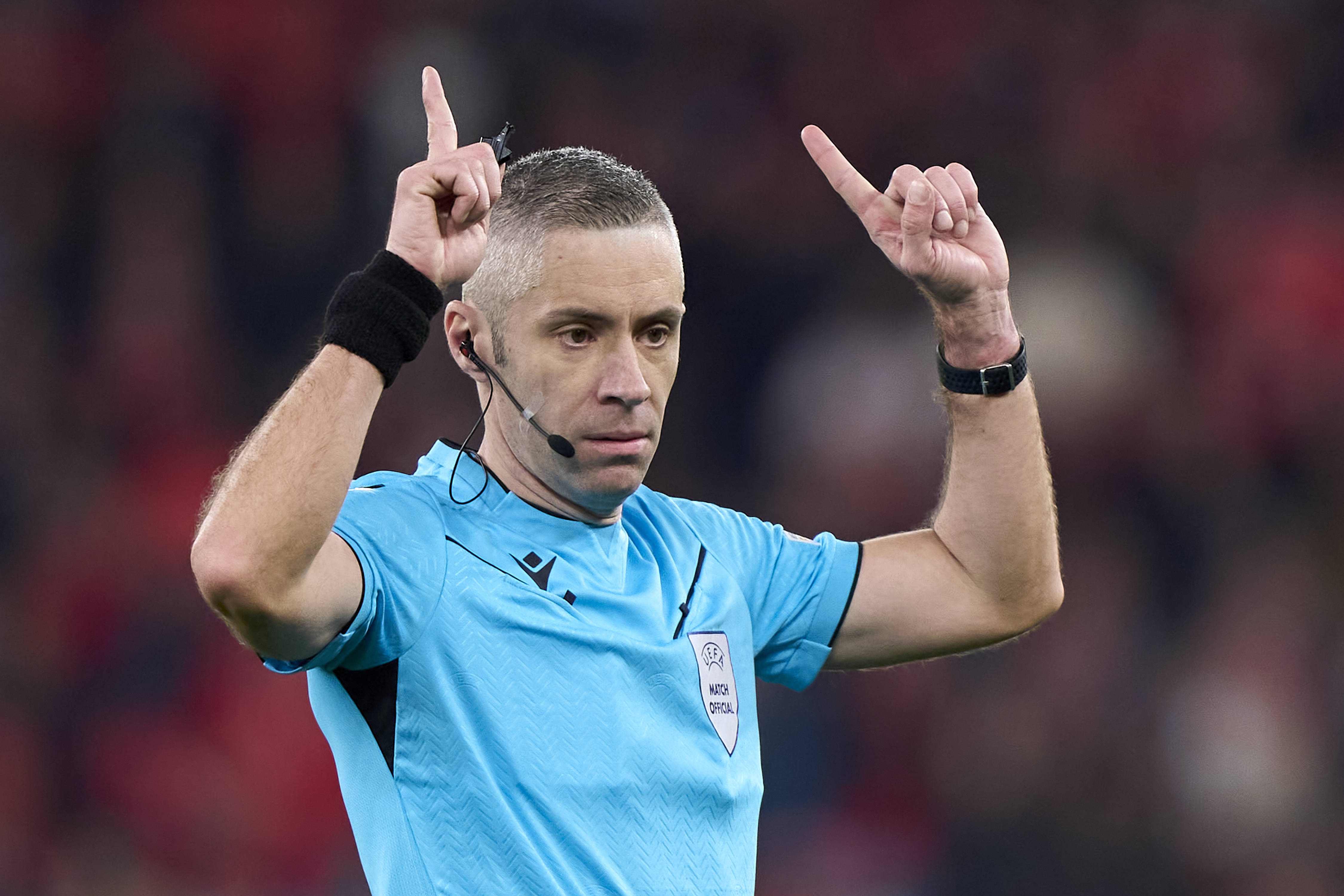 Radu Petrescu și Ovidiu Hațegan vor arbitra un fotbalist rom&acirc;n &icirc;n play-off-ul Conference League!