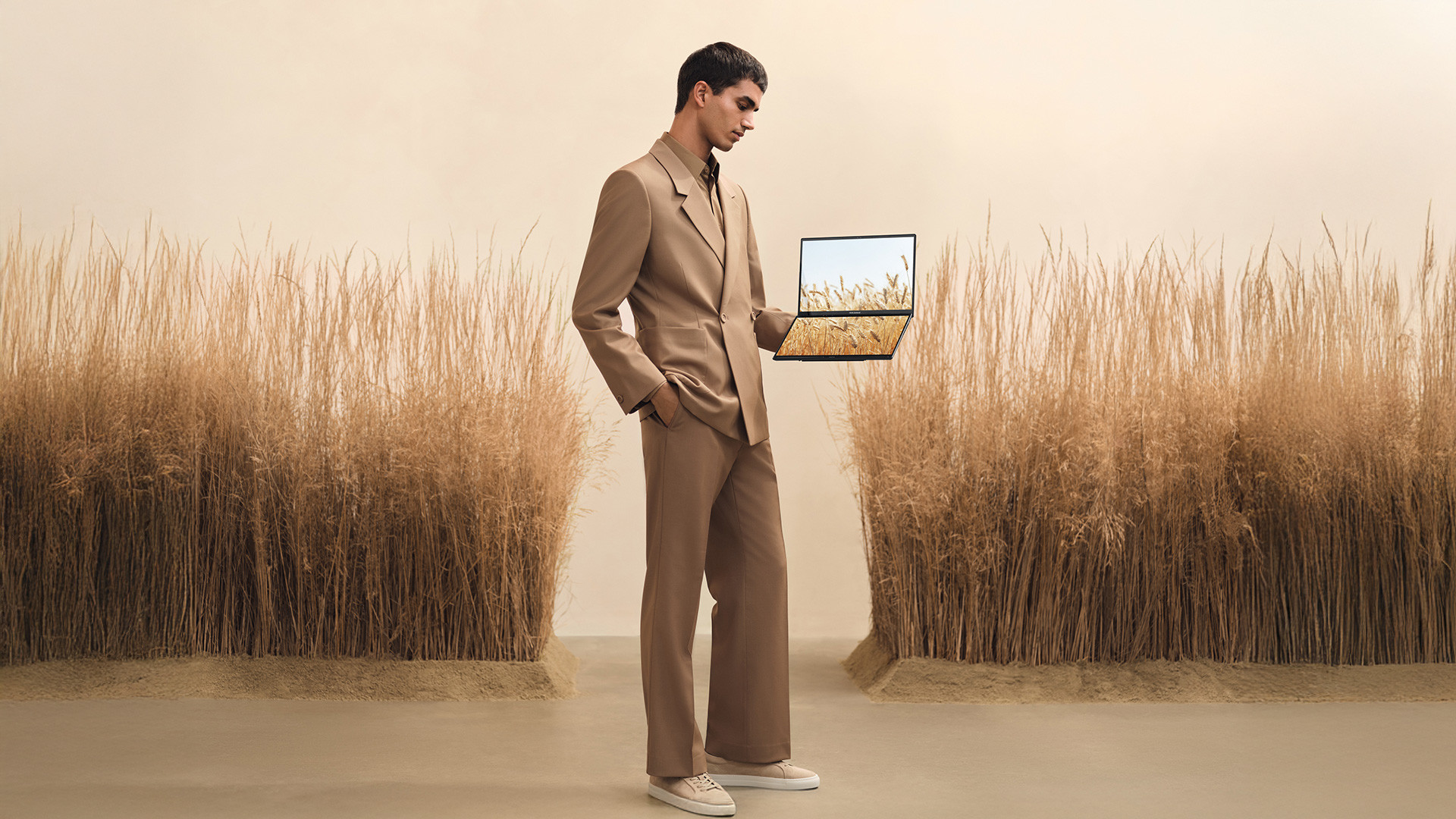 ASUS Zenbook DUO (UX8406): laptopul care schimbă regulile jocului (P)