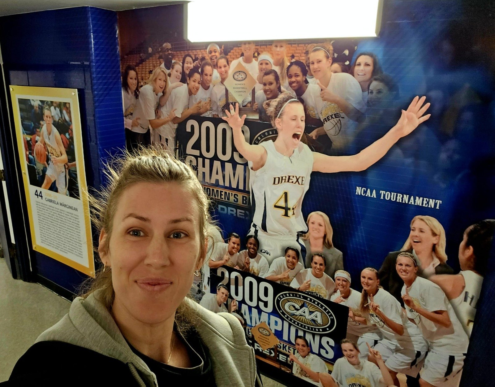 Aniversare de Hall of Fame: Gabriela Mărginean, onorată de colegiul Drexel chiar de ziua ei. Maioul cu numărul 44 a fost retras