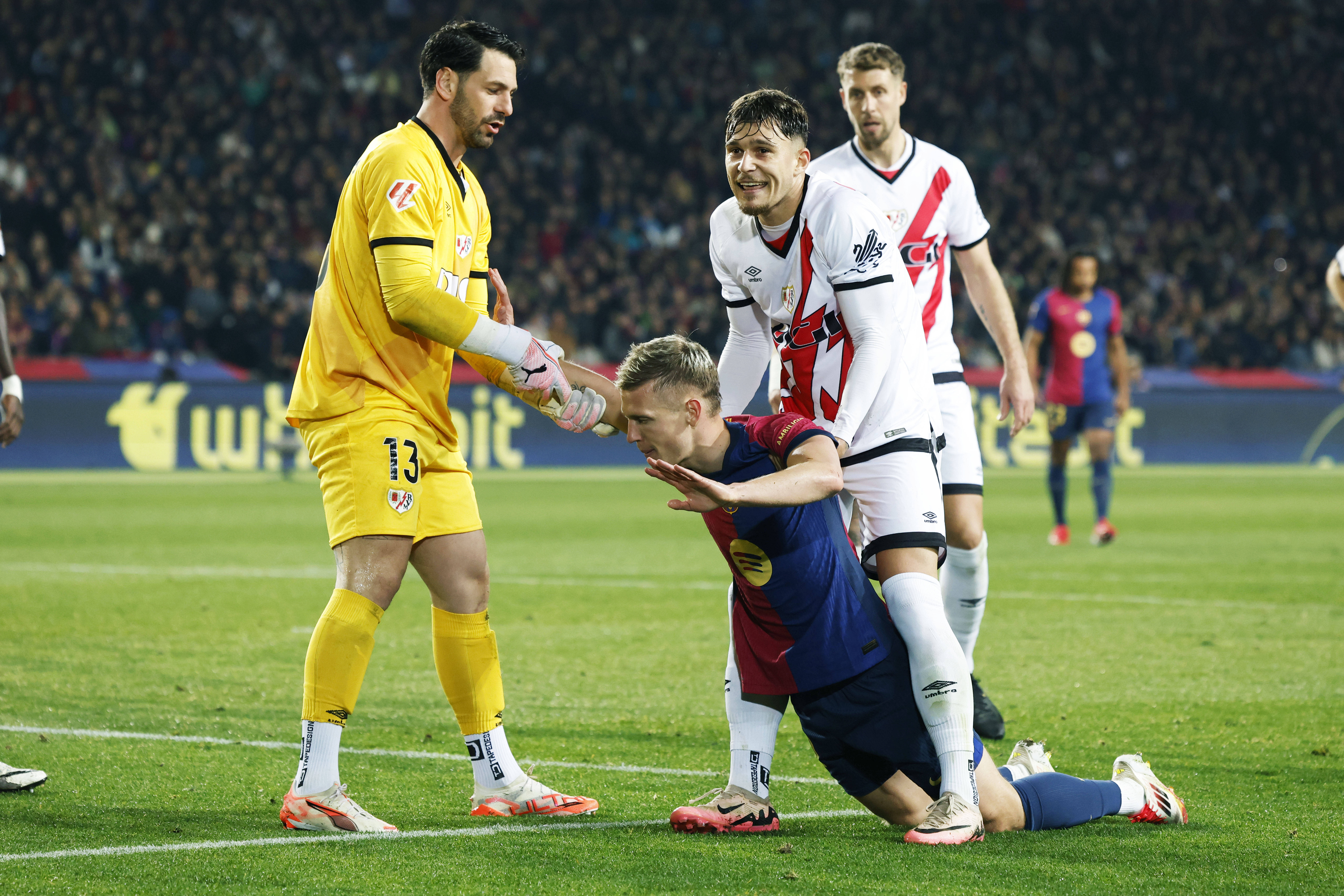 &rdquo;O bătaie de cap!&rdquo; Cum l-a descris un jurnalist spaniol pe Andrei Rațiu după Barcelona &ndash; Rayo Vallecano 1-0