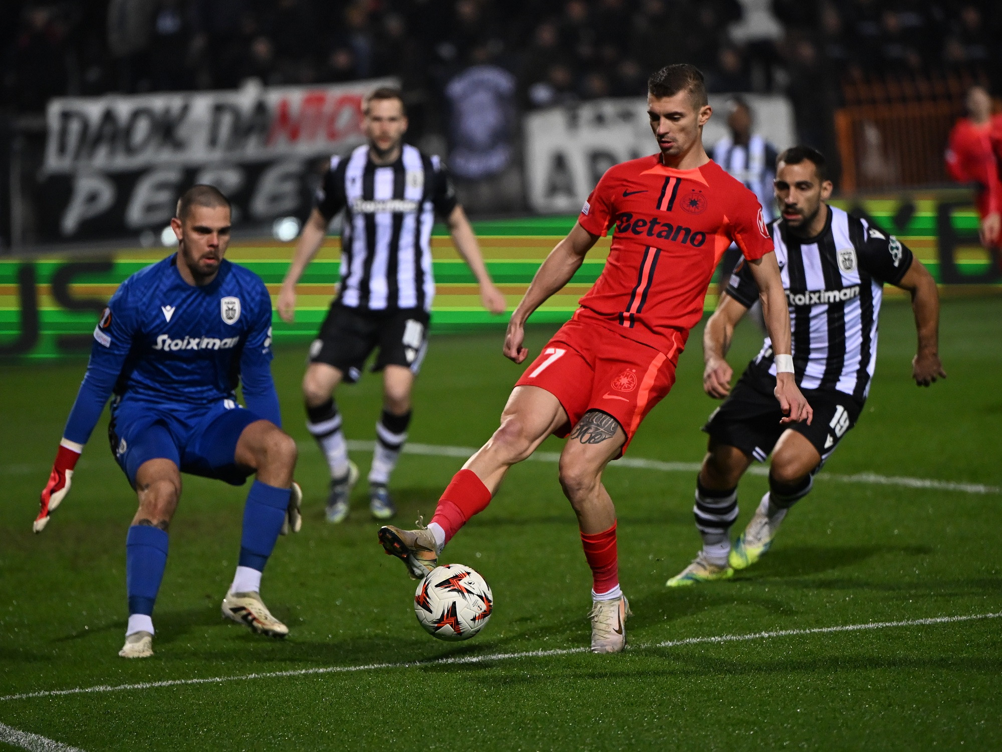 Jandarmeria Capitalei a anunţat măsurile de ordine pentru meciul FCSB - PAOK Salonic! Vor veni și polițiști din Grecia