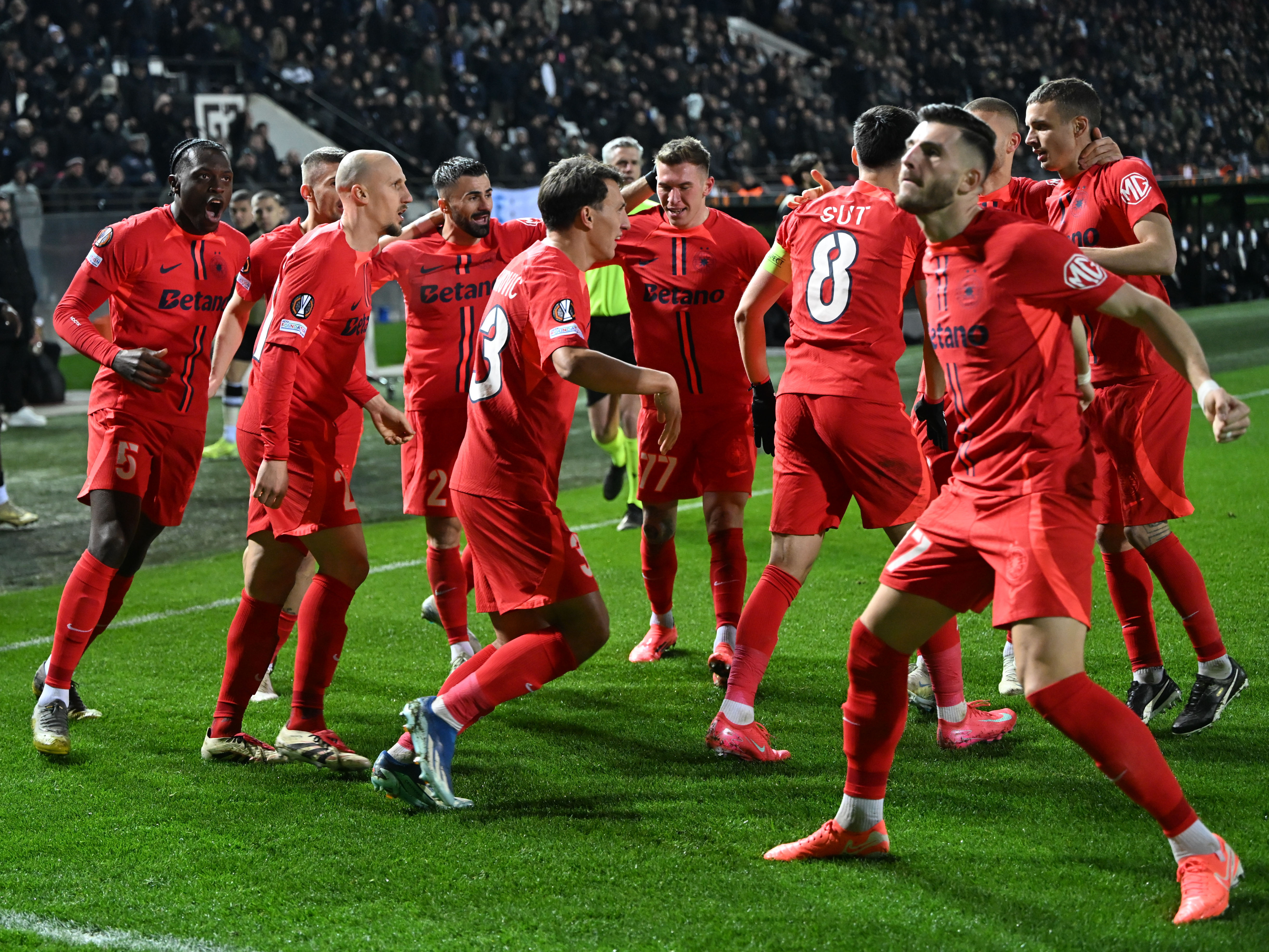 Avertisment pentru FCSB: Dacă trece de PAOK va pierde campionatul