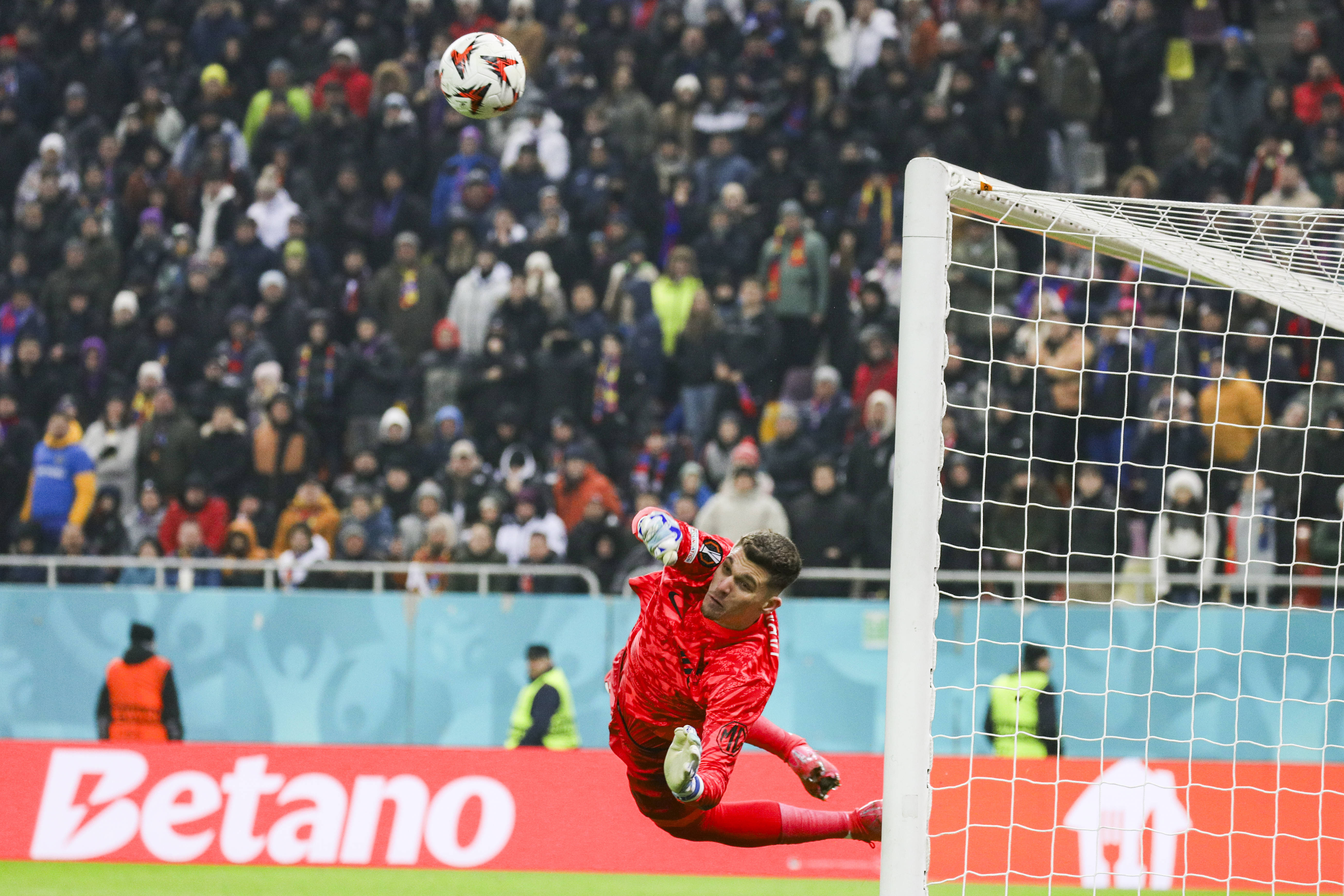 Ce s-a &icirc;nt&acirc;mplat imediat după parada miraculoasă a lui Ștefan T&acirc;rnovanu din finalul primei reprize a meciului FCSB - PAOK