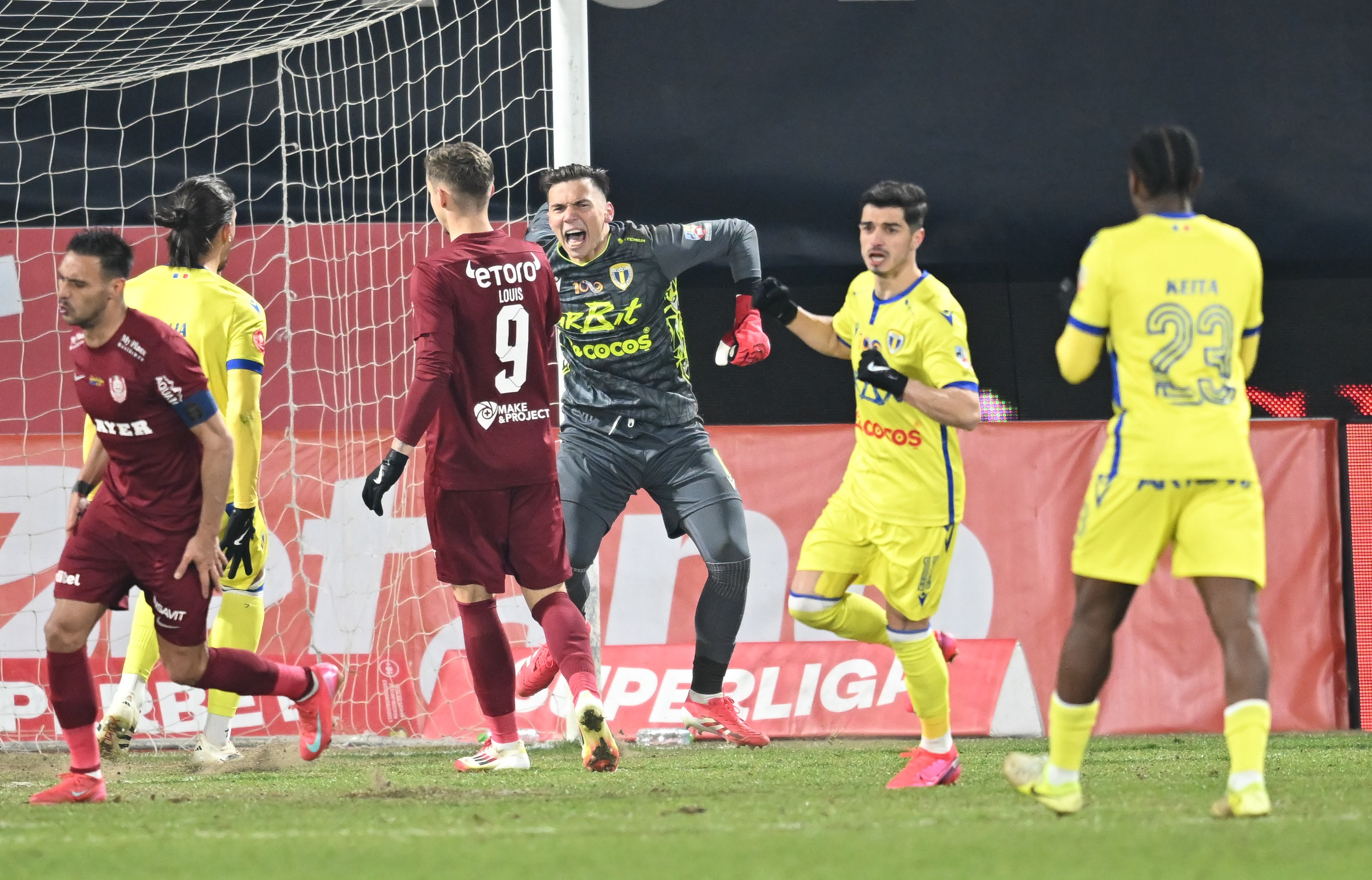 Verdict dur pentru Louis Munteanu! Golgheterul din Superligă a dezamăgit: &rdquo;Cel mai slab jucător!&rdquo;