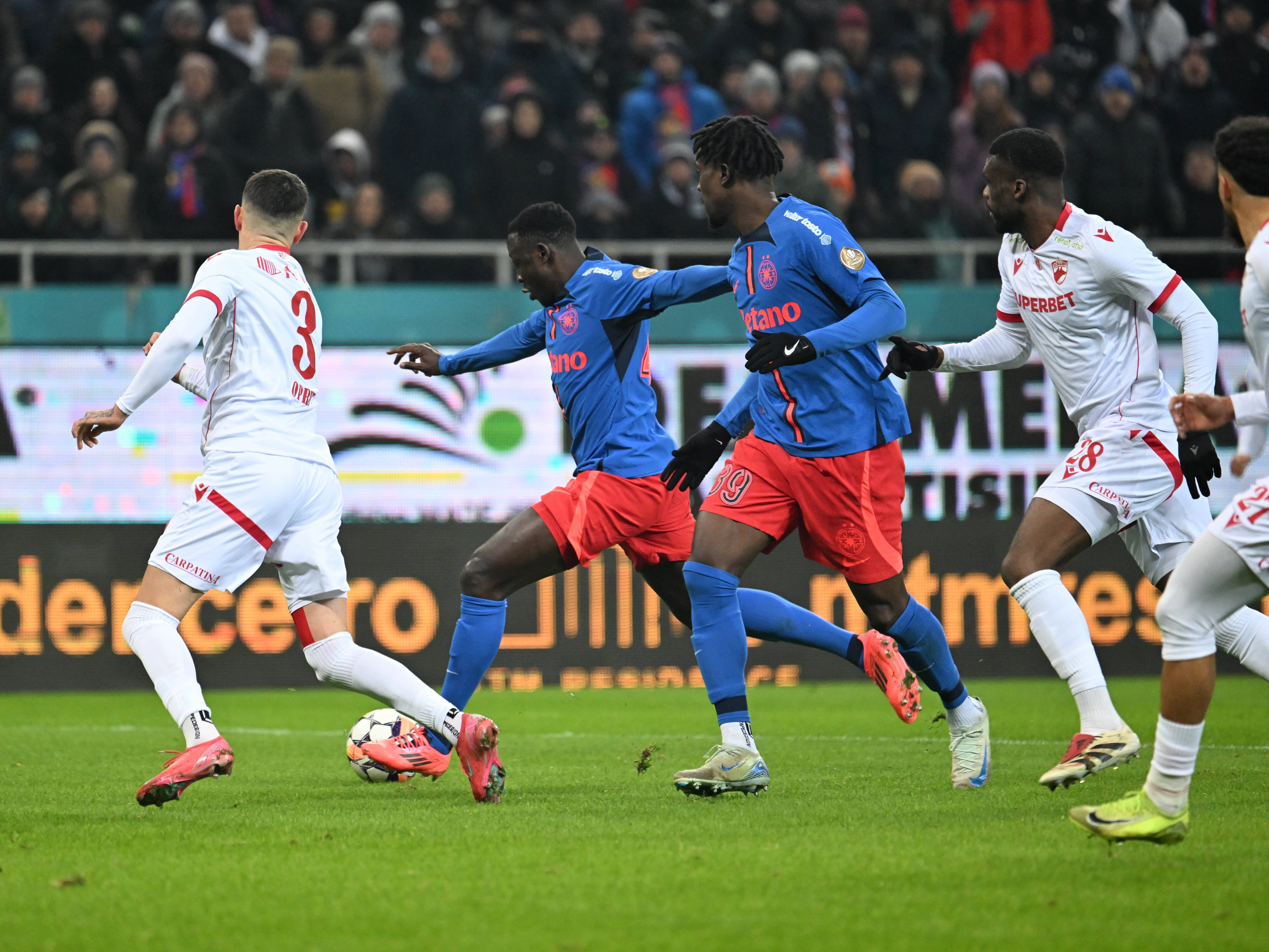 Trei vedete, pe minus &icirc;n derby. Trei concluzii după FCSB - Dinamo 2-1