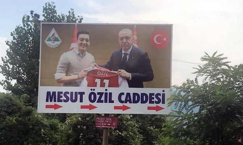 Mesut Ozil, &icirc;n conducerea partidului lui Recep Tayyip Erdogan! Cariera la națională, &icirc;ncheiată după afișarea cu controversatul politician