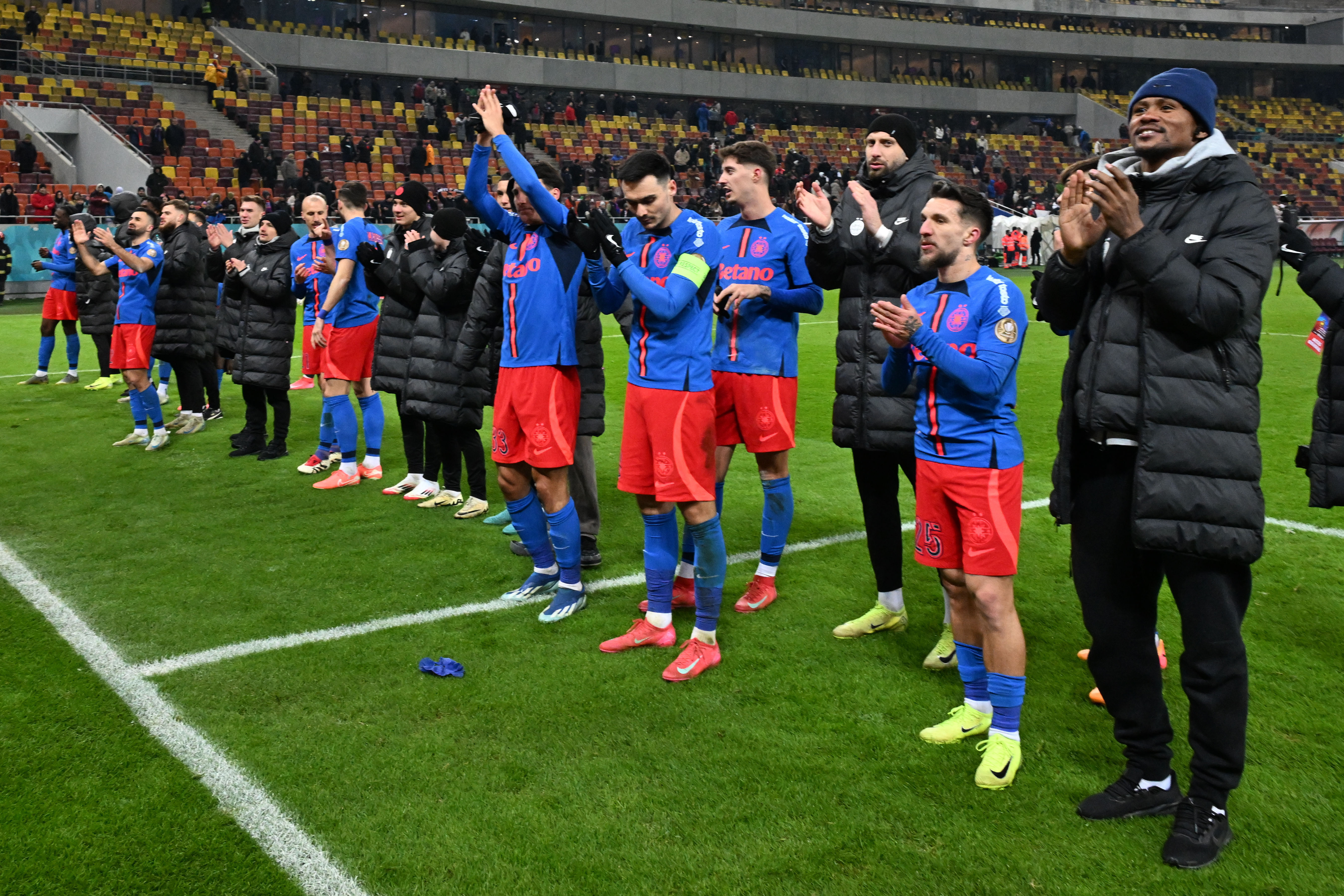 &Icirc;ncă un jucător de la FCSB ar ajunge la marea rivală! Dinamo poate profita