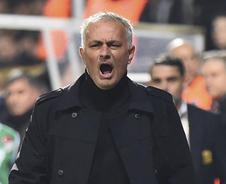 Jose Mourinho despre Galatasaray: &rdquo;Niște maimuțe&rdquo;! Scandal rasist uriaș și pl&acirc;ngere la parchet după derby-ul Galatasaray - Fenerbahce