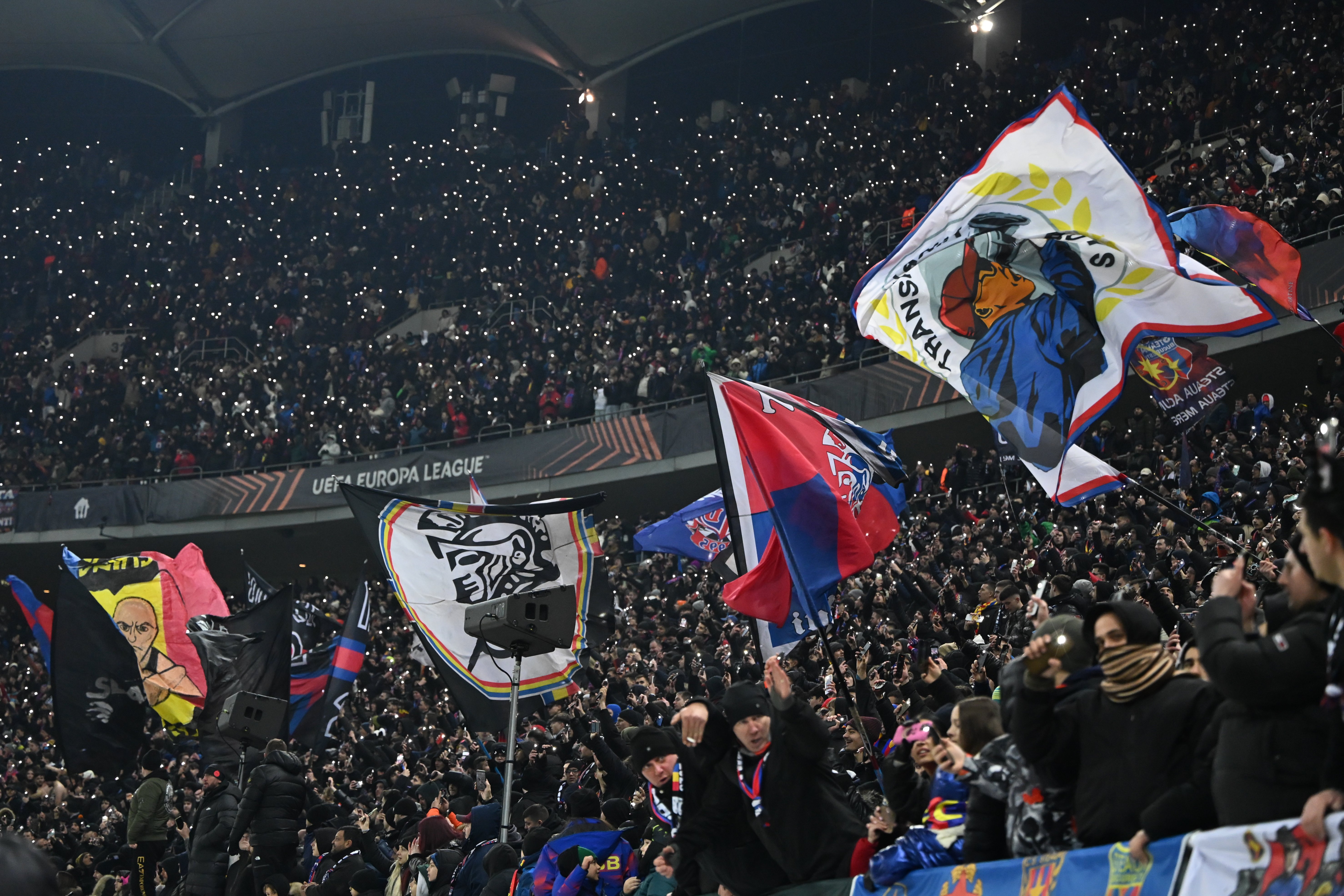Tsunami roș-albastru C&acirc;te bilete a putut FCSB să v&acirc;ndă pentru meciul cu Lyon &icirc;n doar 3 ore