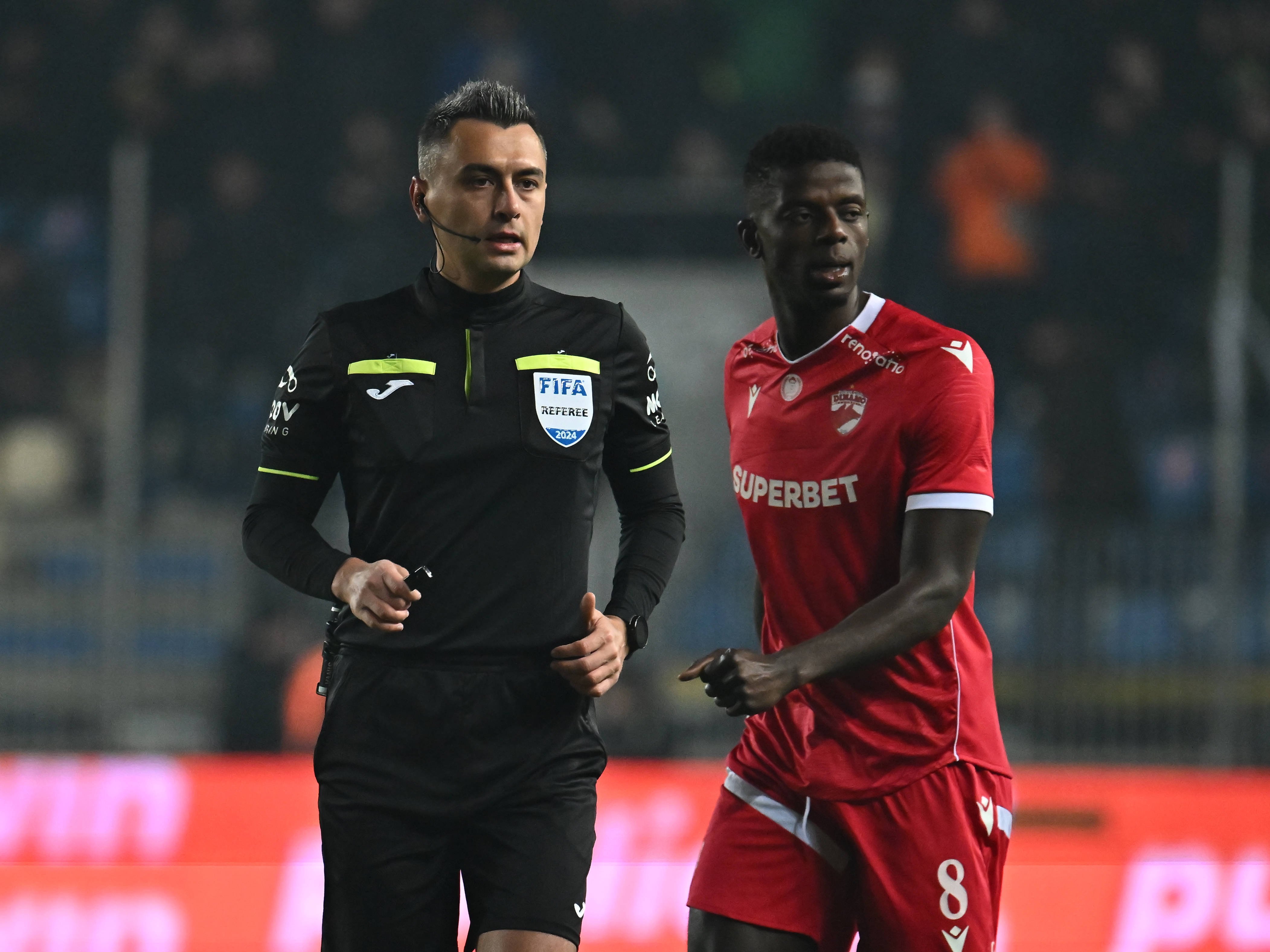 Cine o arbitrează pe Dinamo &icirc;n meciul de luni cu FC Hermannstadt