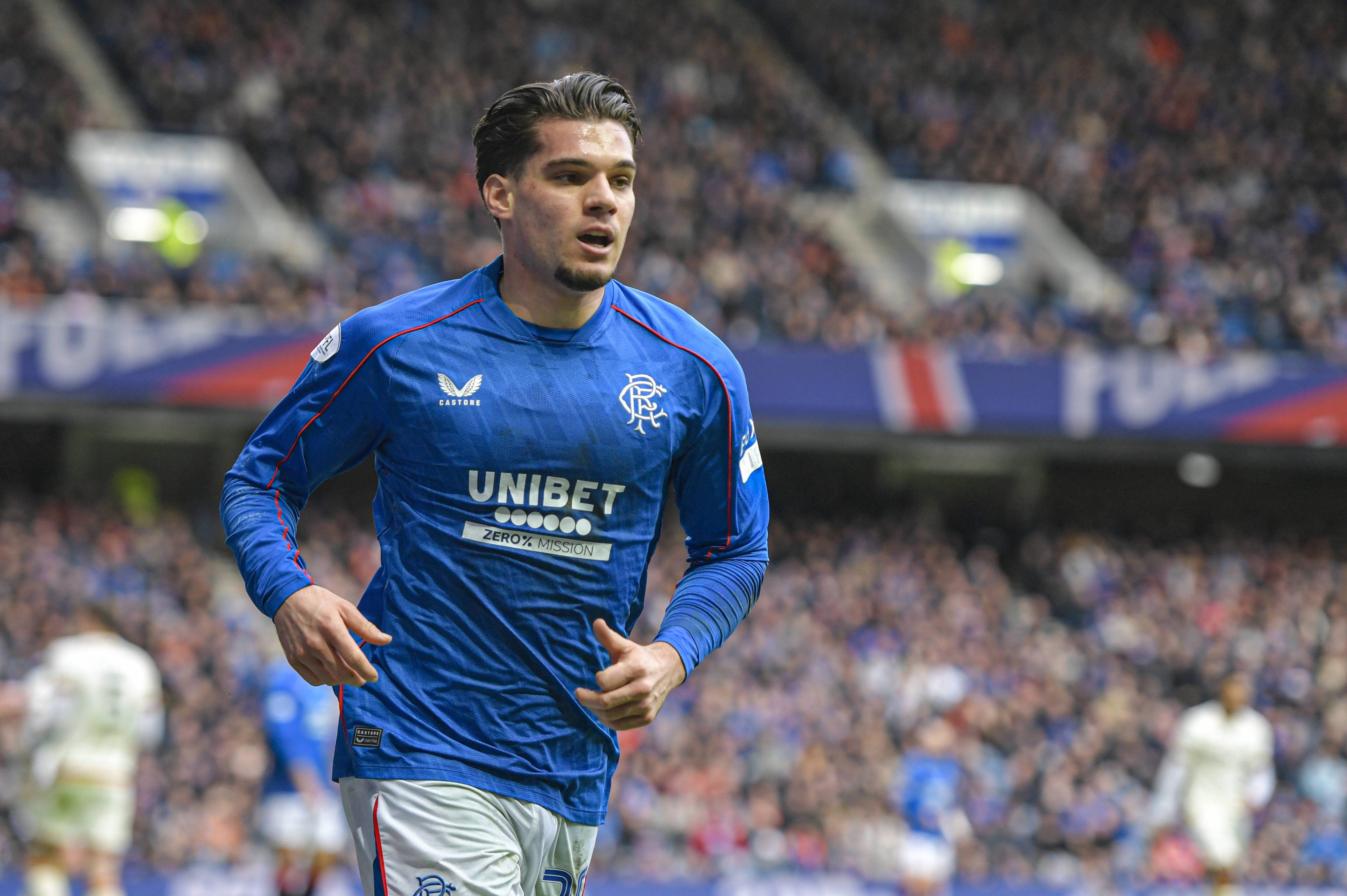 &bdquo;Hagi? Pleacă! Și eu făceam la fel, &icirc;n locul lui&ldquo;. Un fost jucător al lui Rangers a dezvăluit ce a pățit Ianis, &icirc;n Scoția