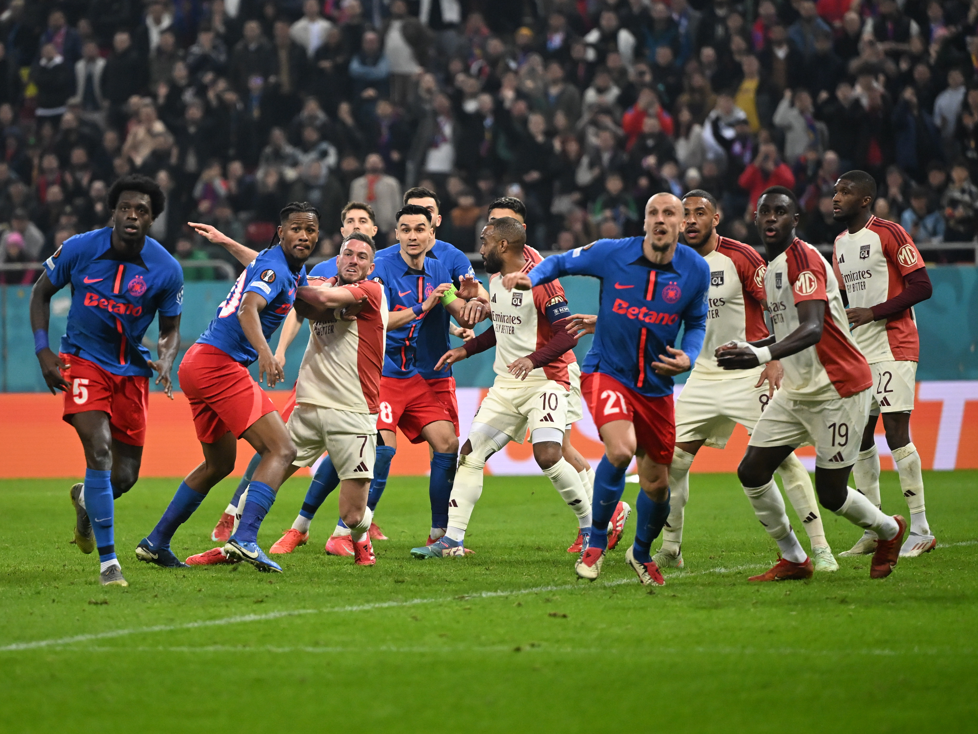 Avertisment din Franța pentru Olympique Lyon, &icirc;naintea returului cu FCSB