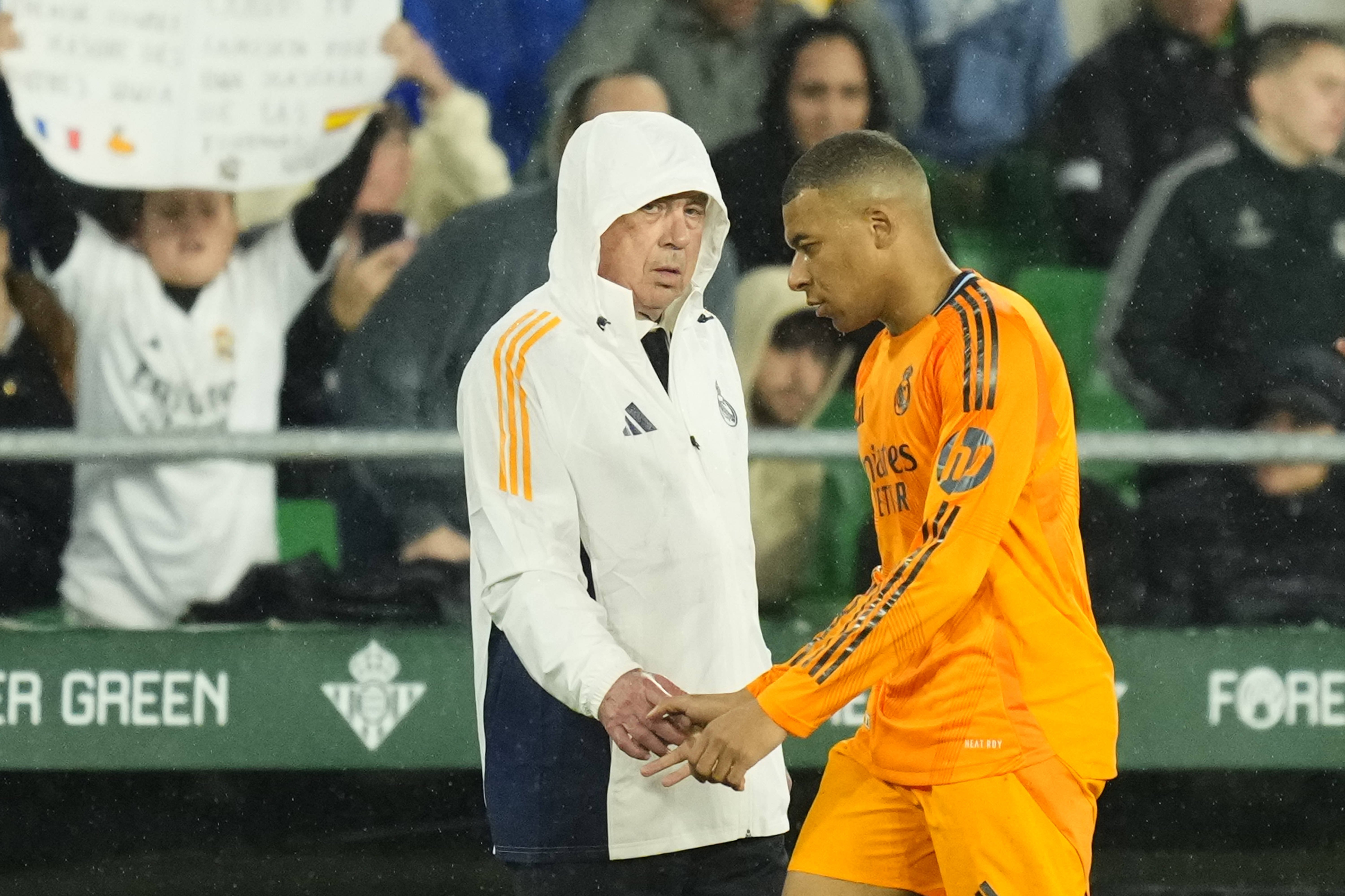 Carlo Ancelotti a venit cu explicații după ce Mbappe a fost &rdquo;dat dispărut&rdquo; &icirc;n meciul cu Atletico: &rdquo;Nu e &icirc;n cea mai bună formă!&rdquo;