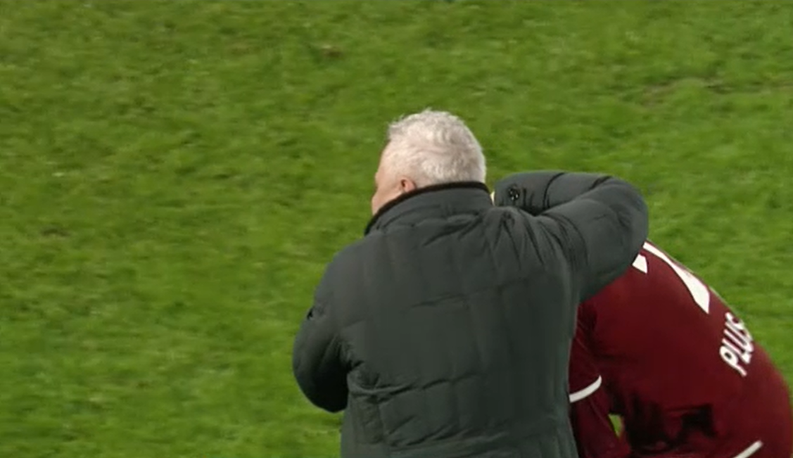 Au curs lacrimi amare după Hermannstadt &ndash; Rapid sub privirile lui Dan Șucu! Nici Șumudică nu a putut să-l liniștească pe jucător