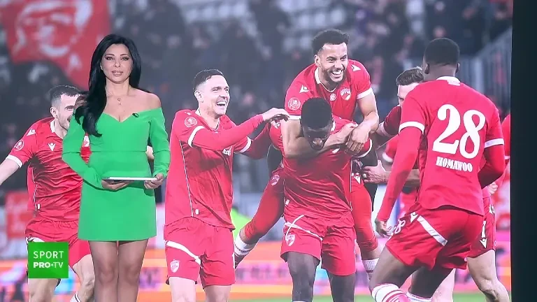 Dinamo rămâne pe locul 5 indiferent de ce face la Arad. Primul play-off după opt ani începe în deplasare la CFR.