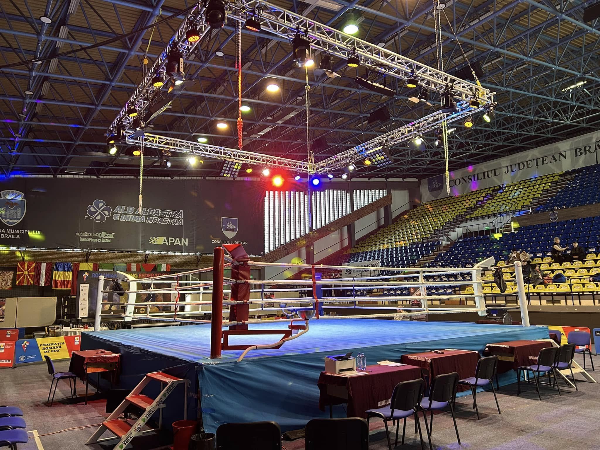 Stela Hamza şi Loredana Marin, calificate &icirc;n optimi la Mondialele de box