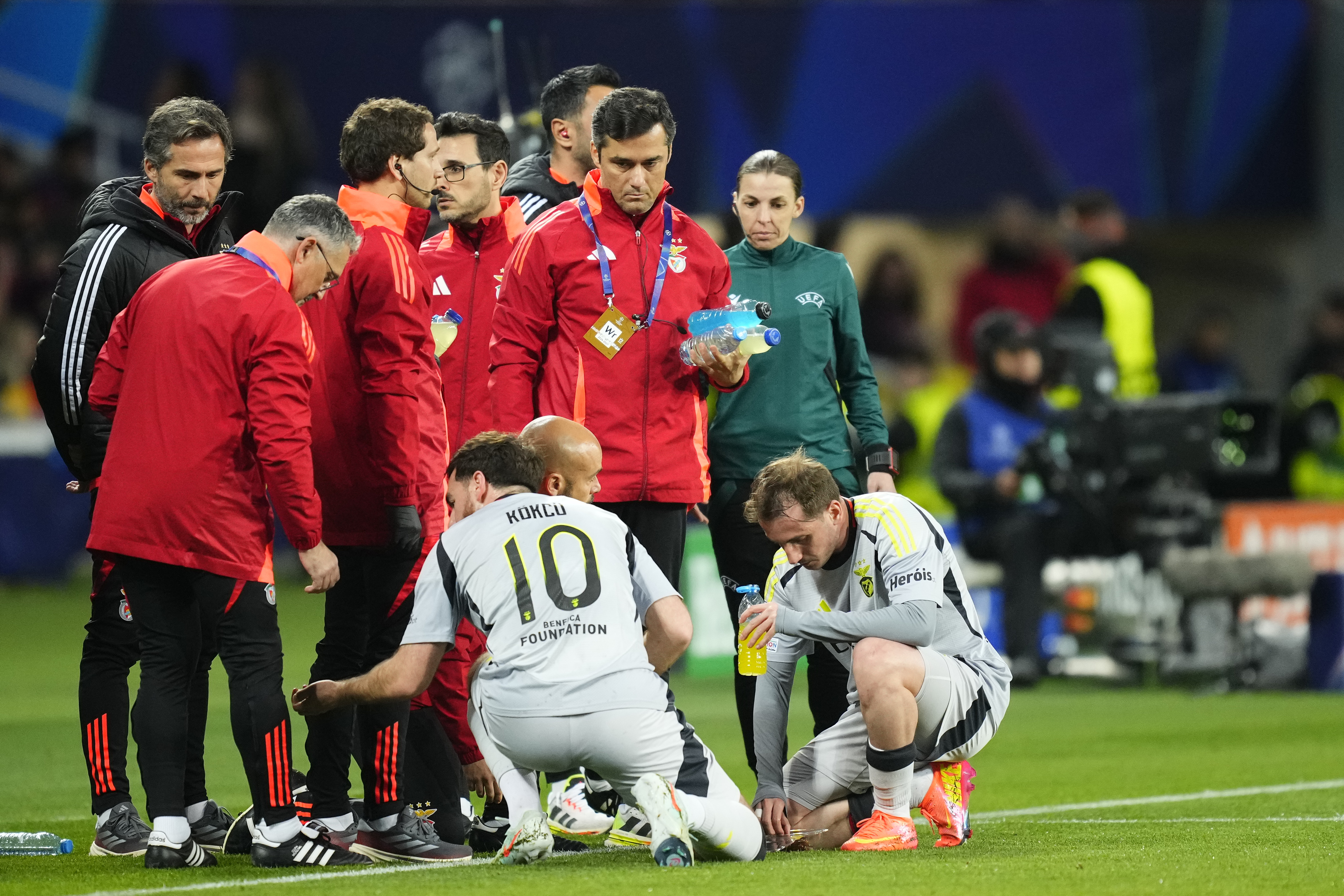 Barcelona - Benfica, oprit &icirc;n minutul 15. UEFA și cele două echipe și-au dat acordul